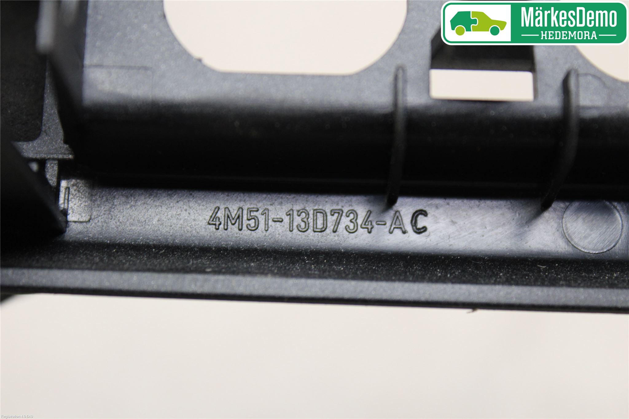 Ford FOCUS     04-07 Instrument Ramme