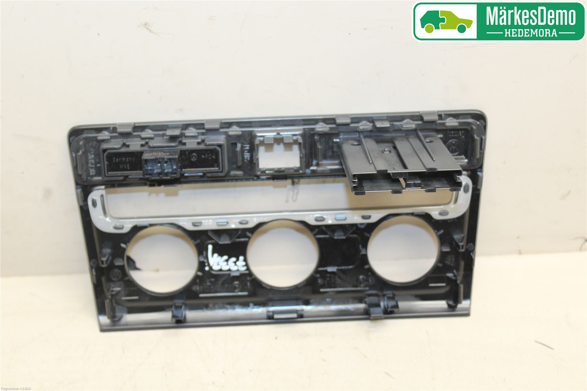 Volkswagen VW GOLF SPORTSVAN 15-20 Instrumentkonsoll Midt