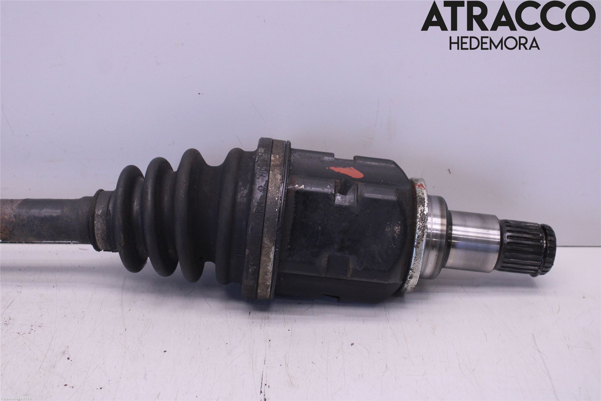 Toyota AVENSIS 03-06 Drivaksel Foran Kompl Venstre