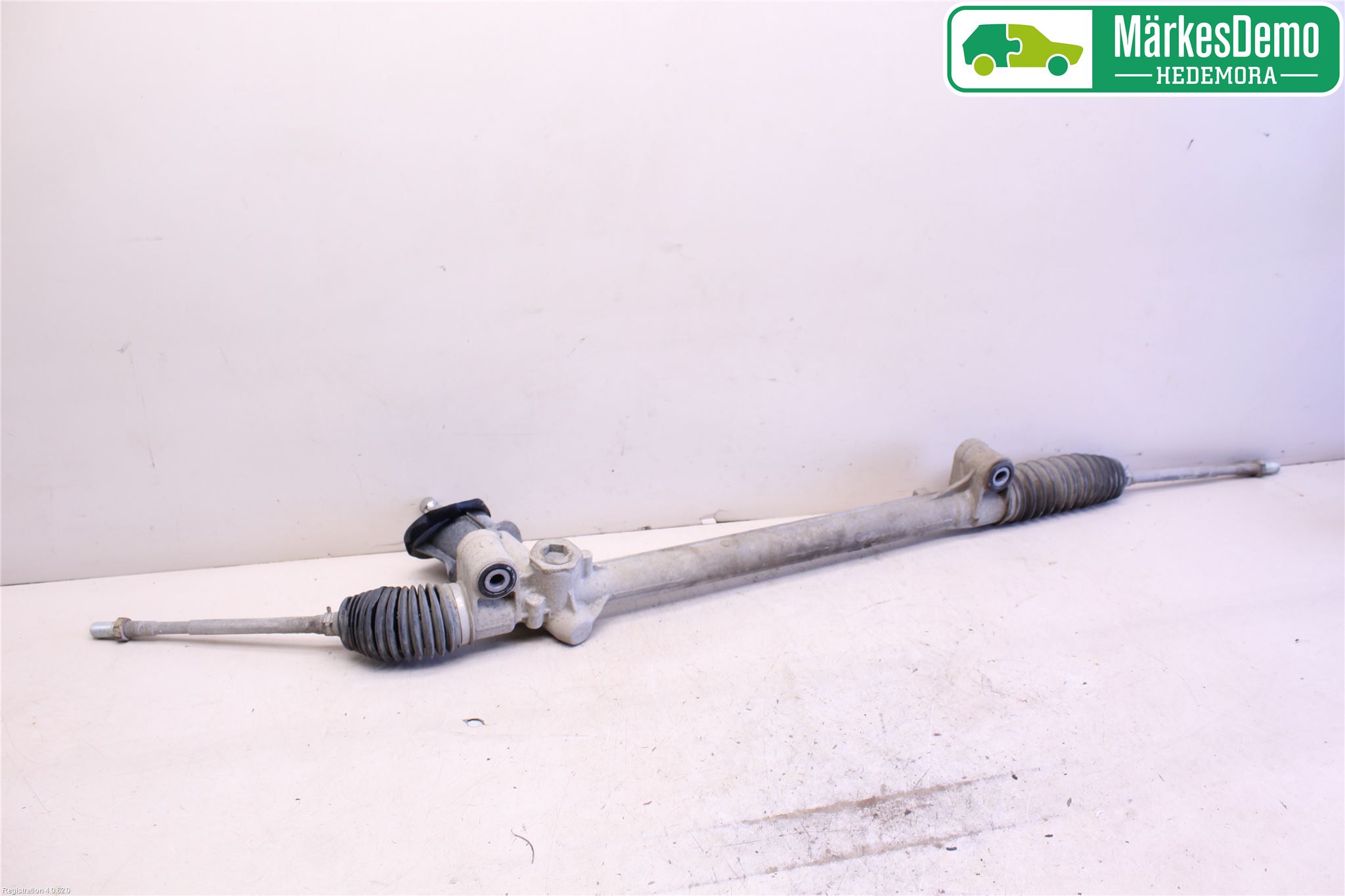 Suzuki SWIFT 17-24 Snekke - Tannstang