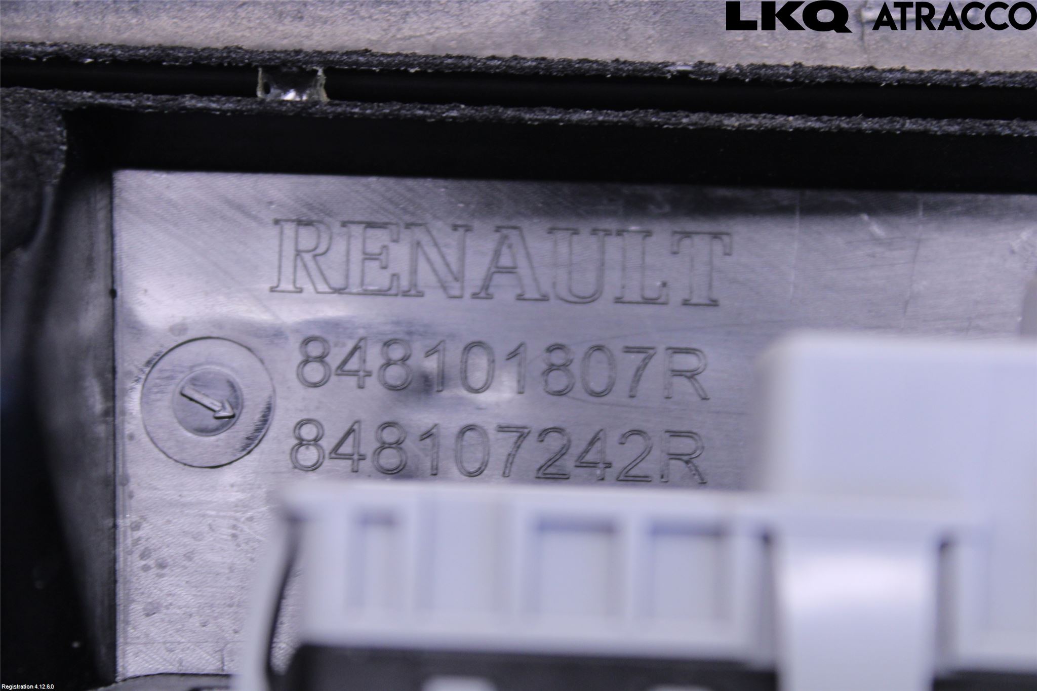 Dacia DUSTER 10-17 Bakluke Handtak Ytre