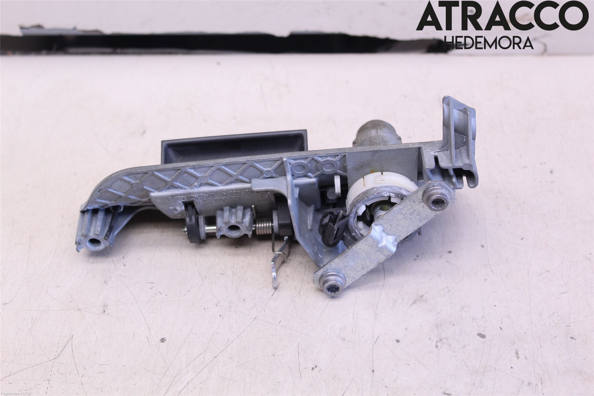 Volkswagen VW CADDY      04-10 Bakluke Handtak Ytre
