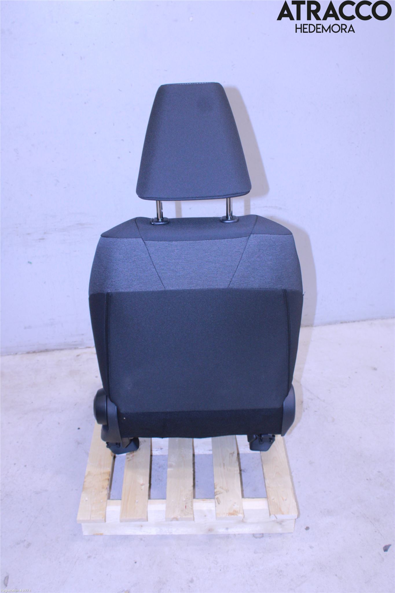 Toyota YARIS XP21 20- Innr Sete Foran Venstre