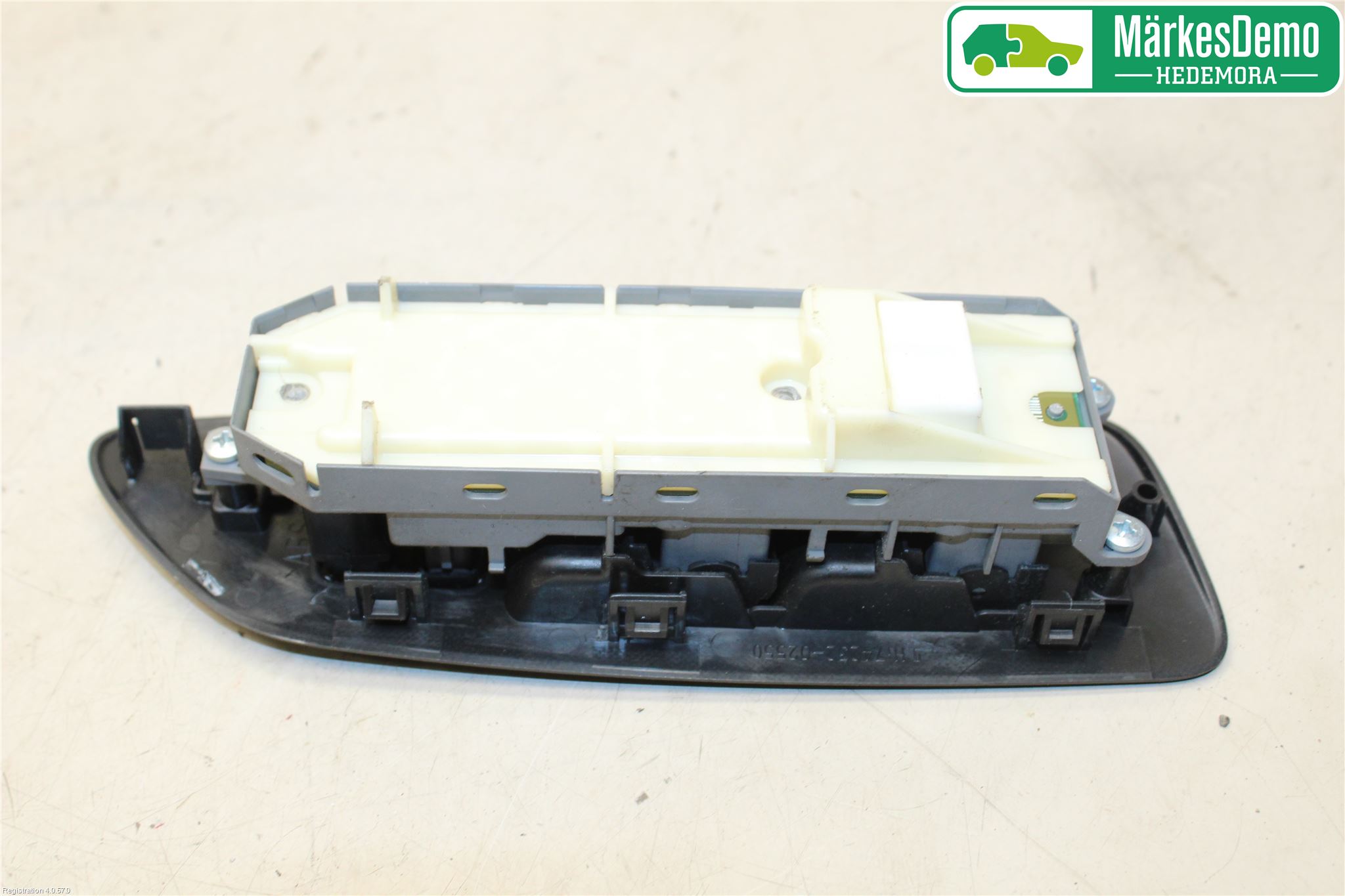 Toyota AURIS 10-12 Bryter Vindusheis