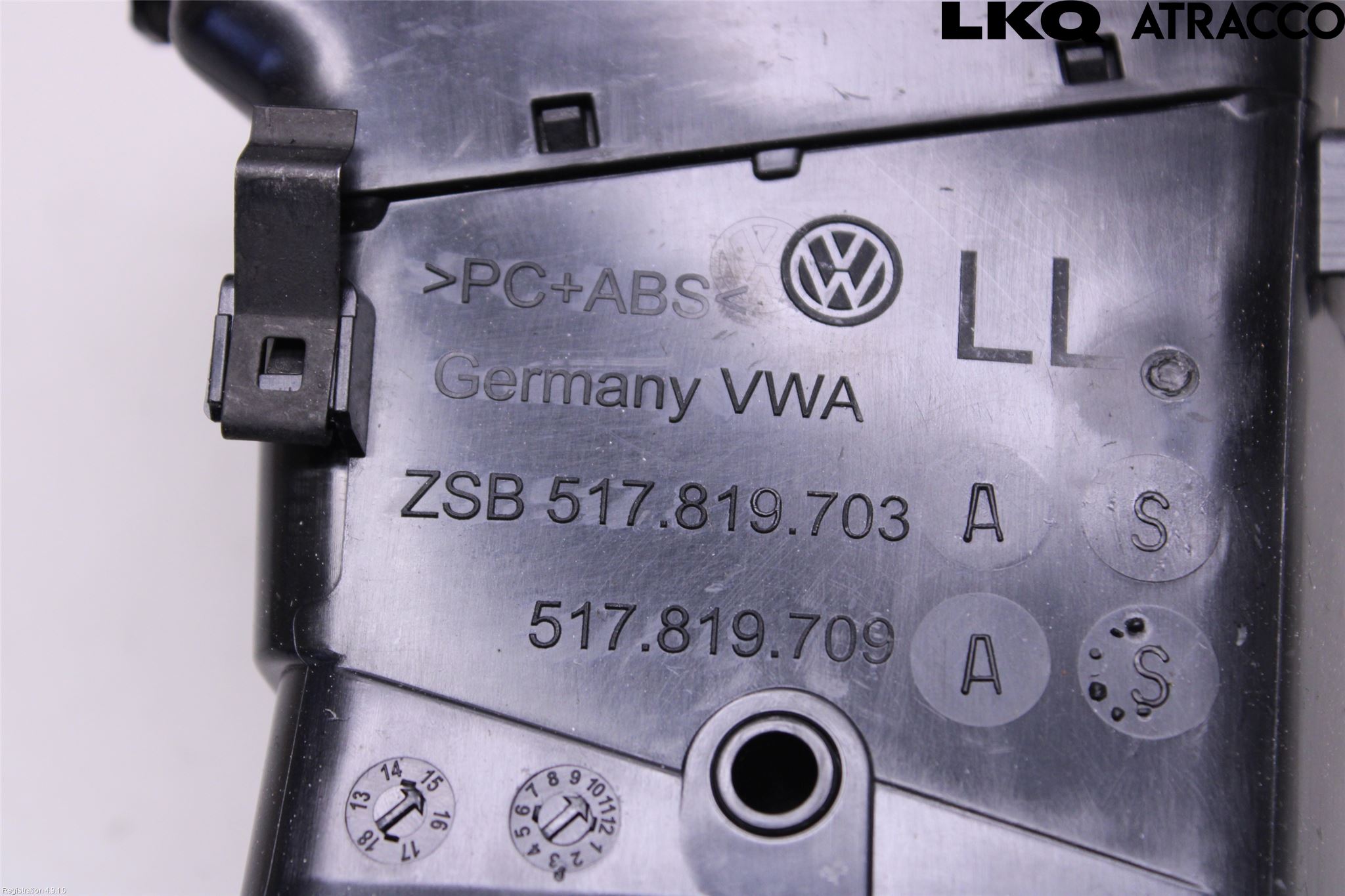 Volkswagen VW GOLF SPORTSVAN 15-20 Dashbord Kanal - Dyse