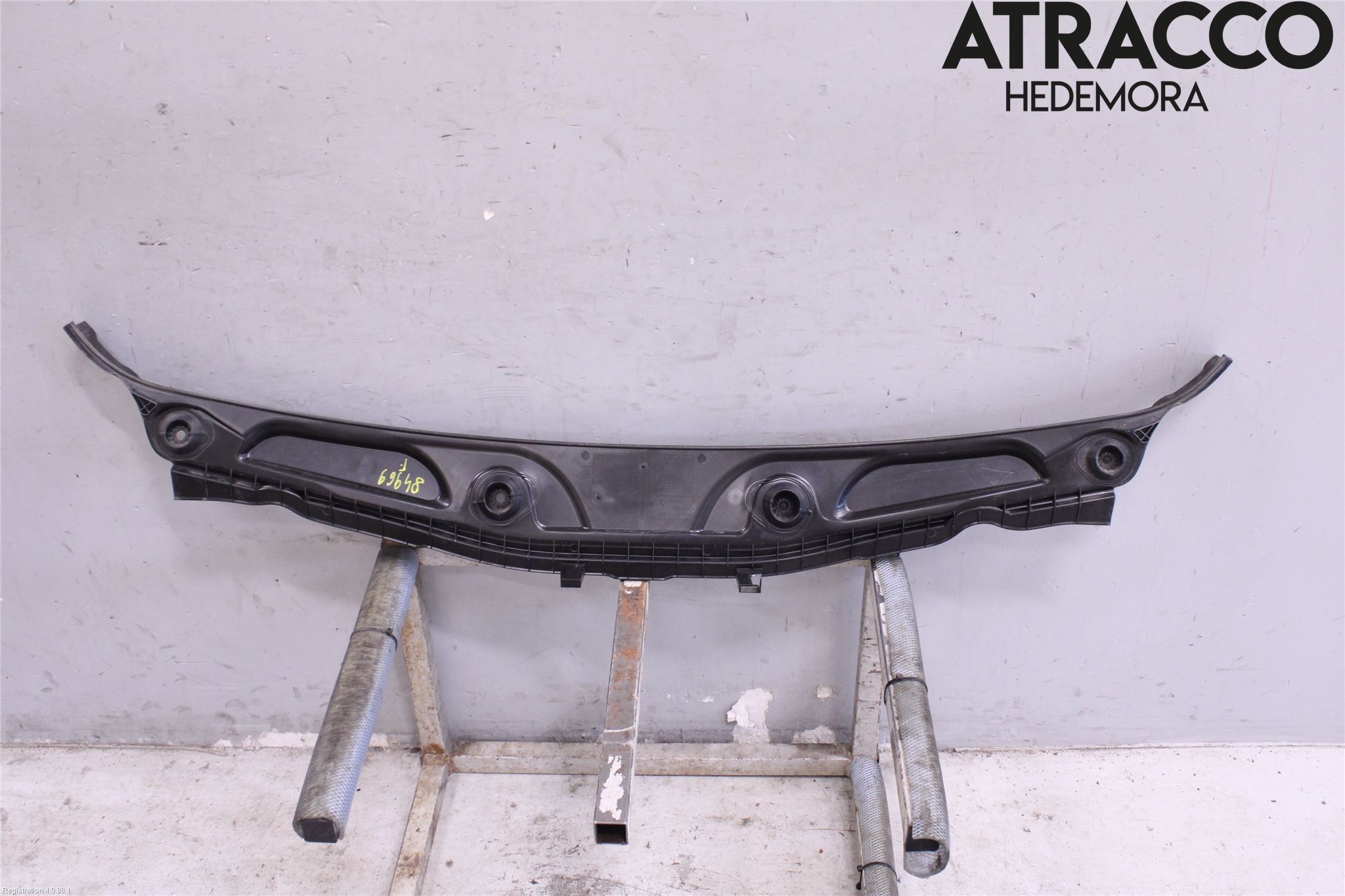 BMW X1 F48 15-22 Visker Deksel-Grill-Under Frr