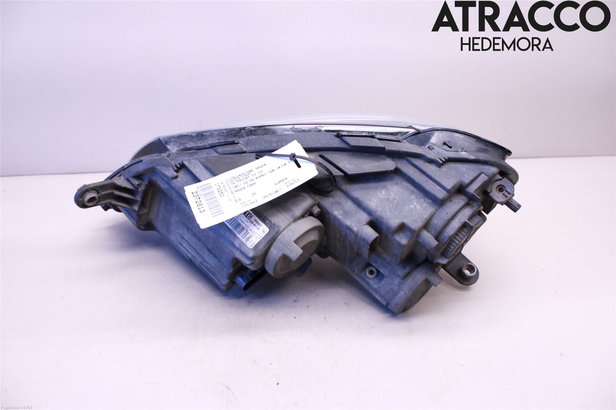 Volkswagen VW PASSAT 11-14 Frontlykt Høyre