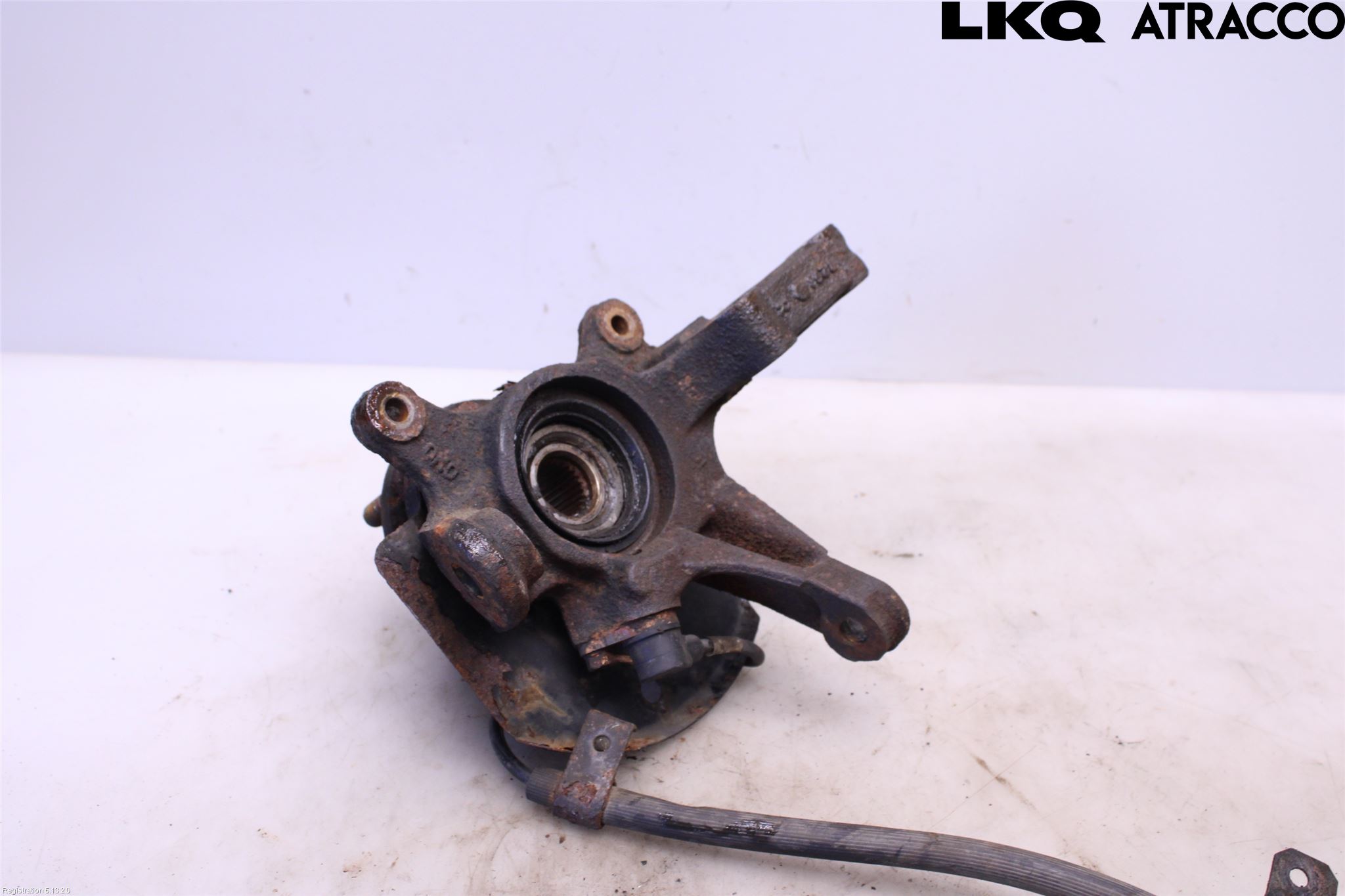 Nissan ALMERA    96-00 Spindel Vf