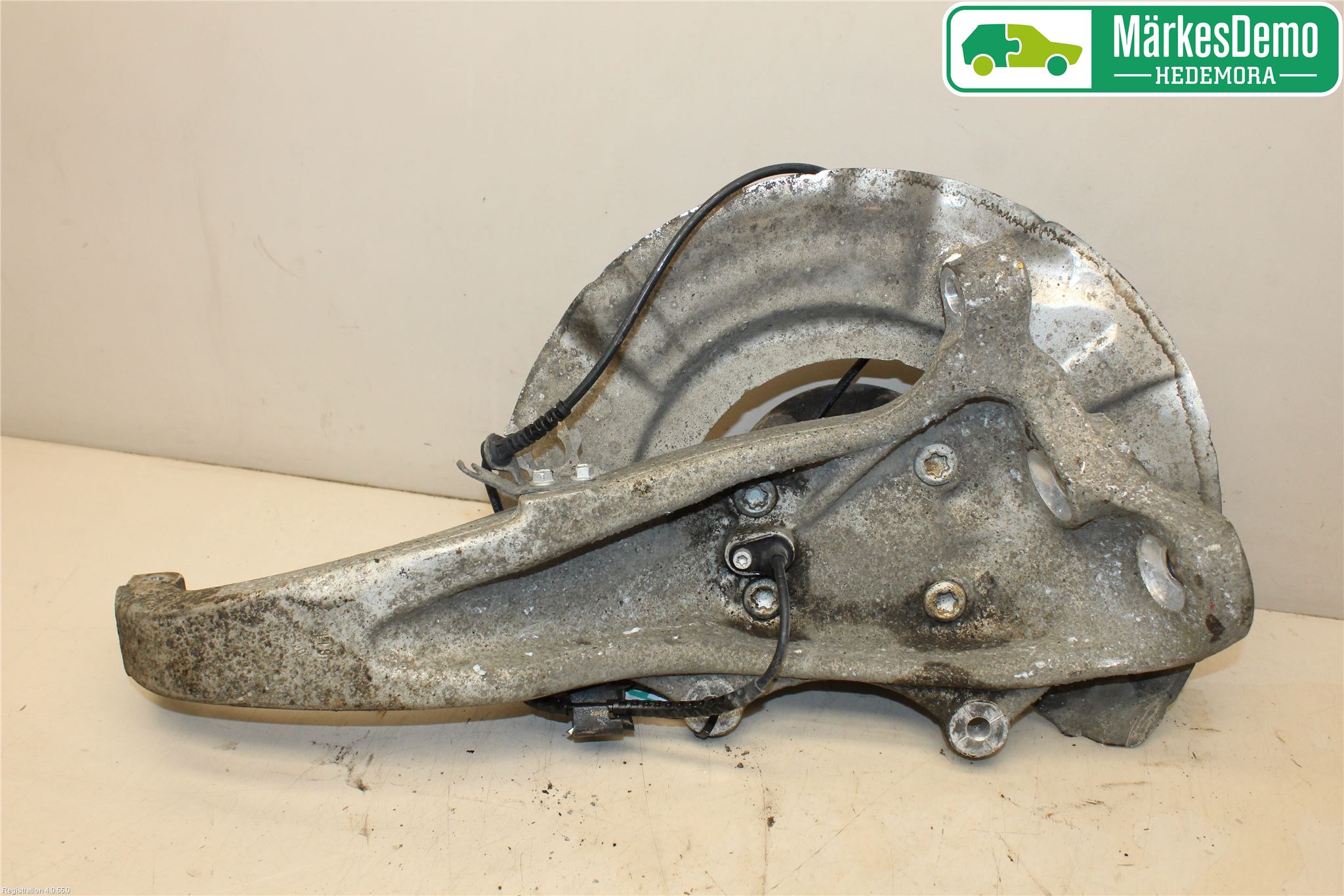 BMW 5 F10/F11/F18 09-17 Spindel Vf