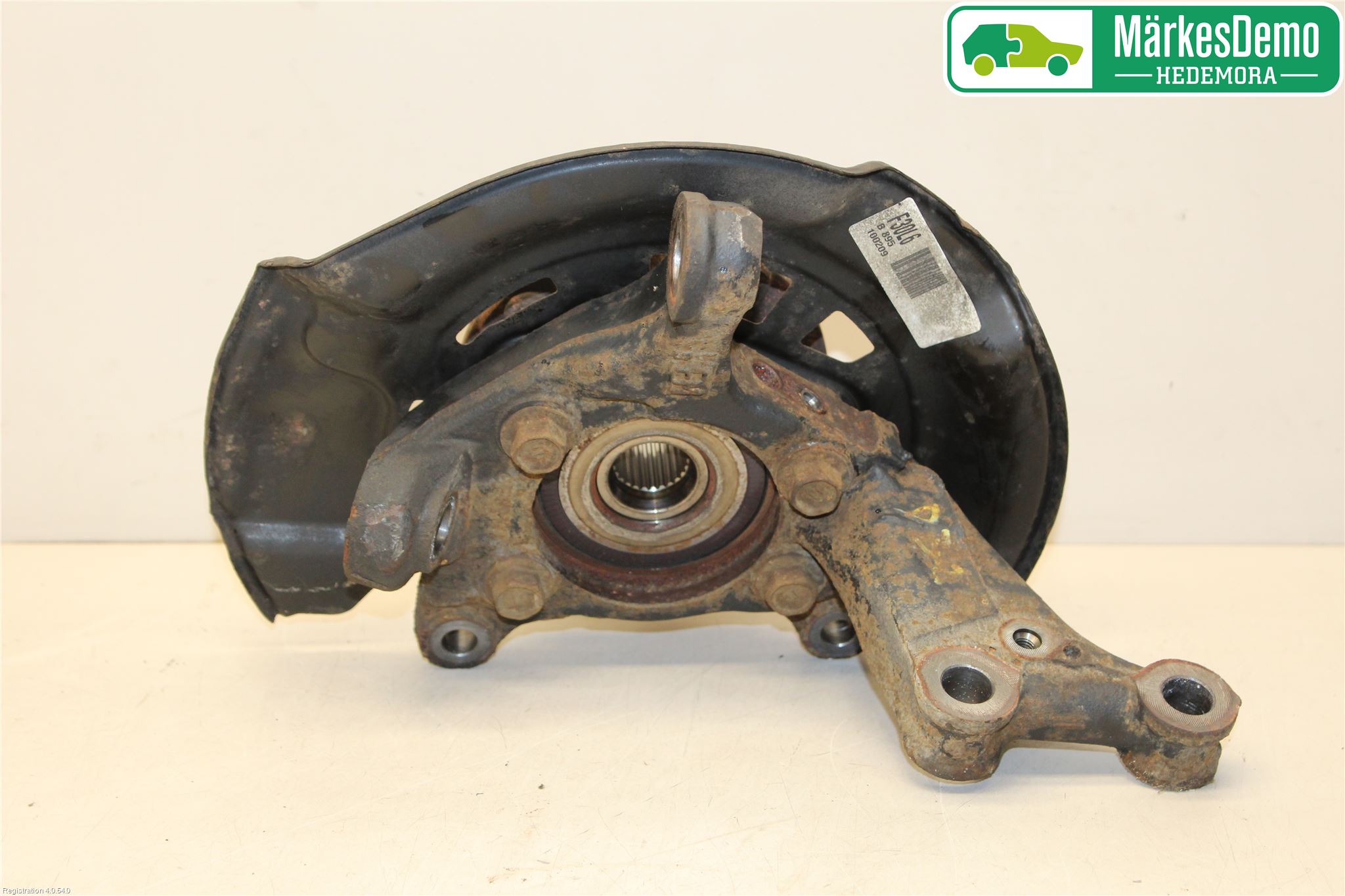 Toyota AVENSIS 09-15 Spindel Vf