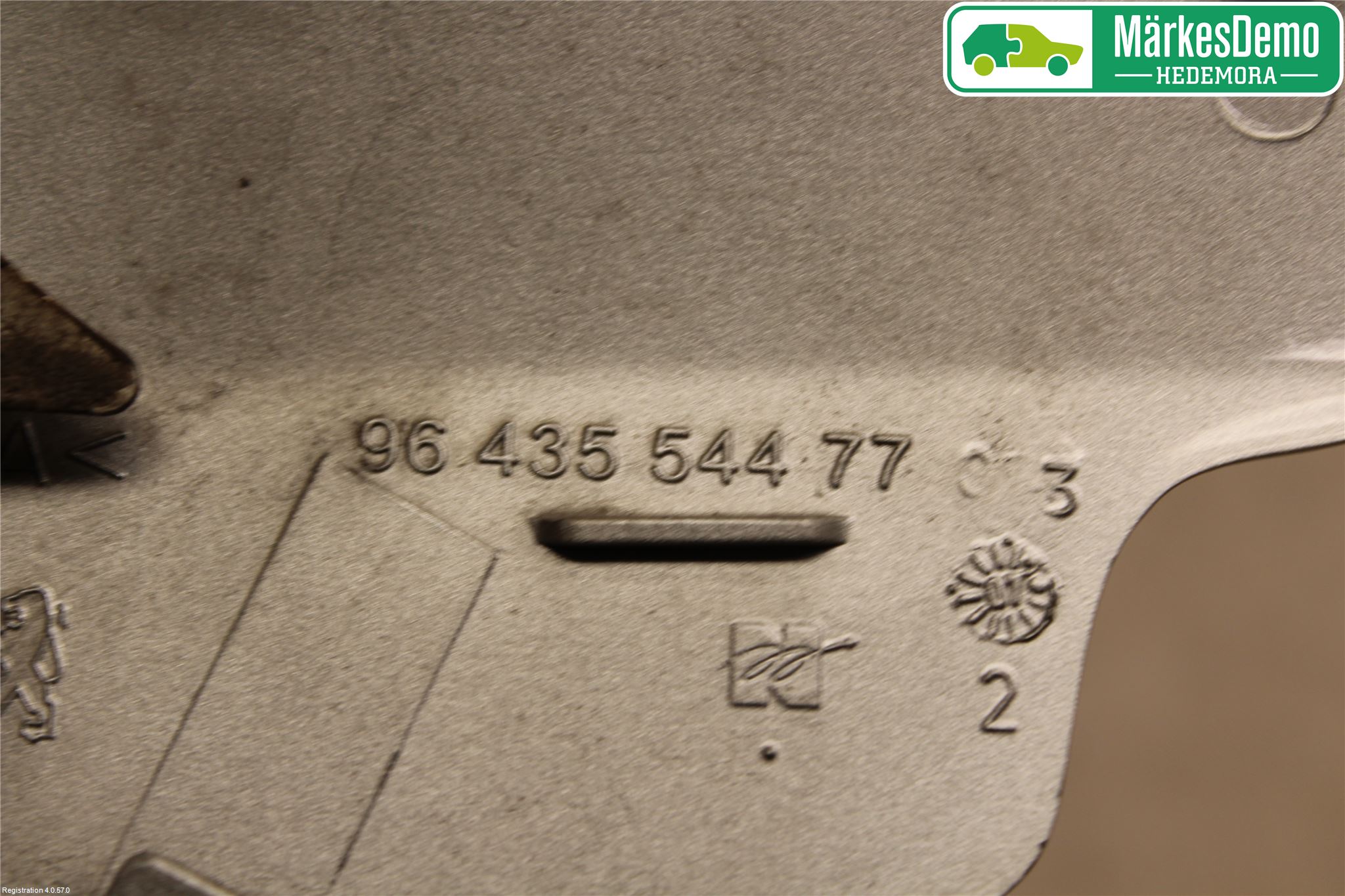 Peugeot 307     05-08 Drivstoff Tankluke