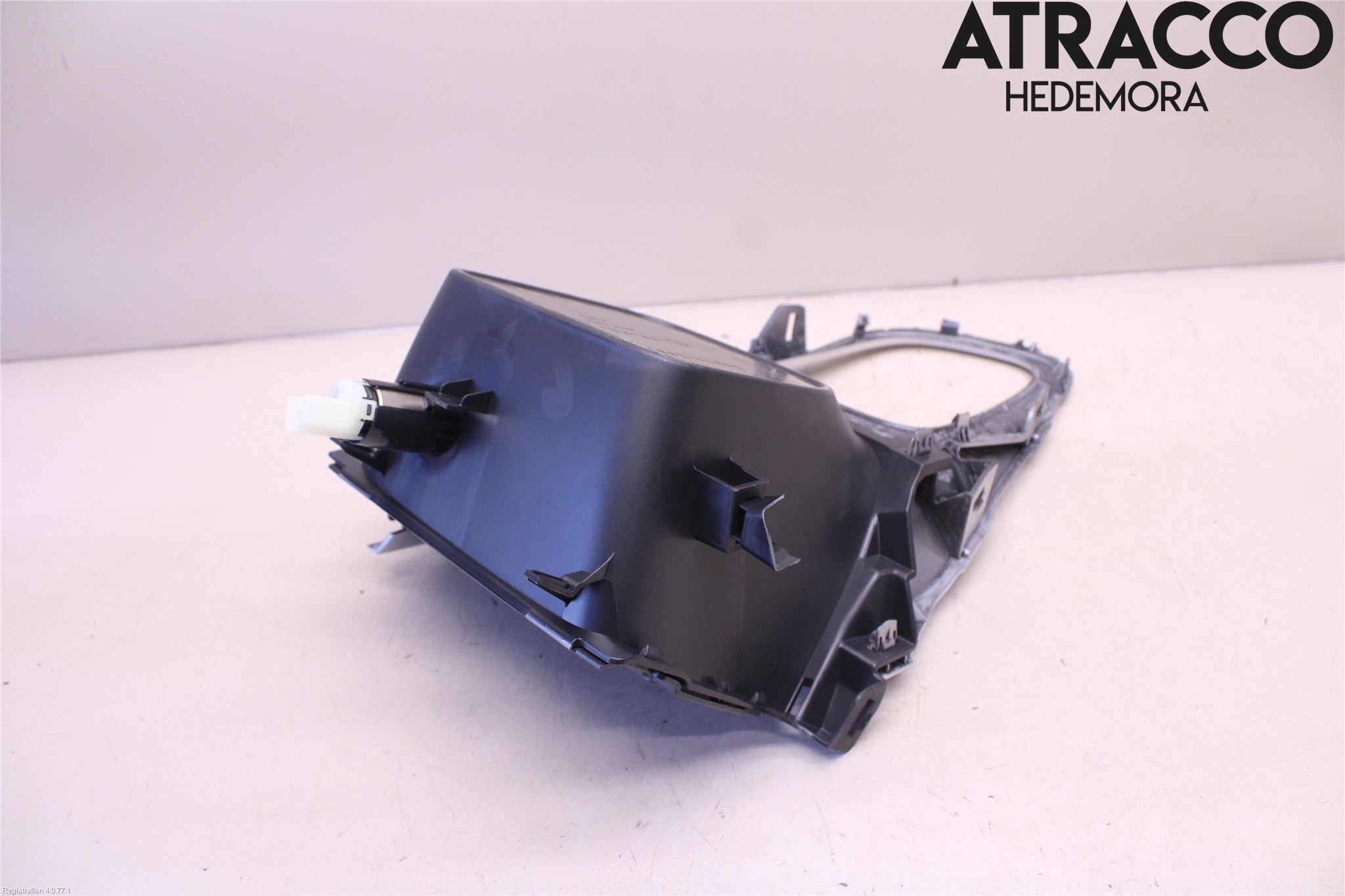 Toyota YARIS XP21 20- Instrumentkonsoll Midt
