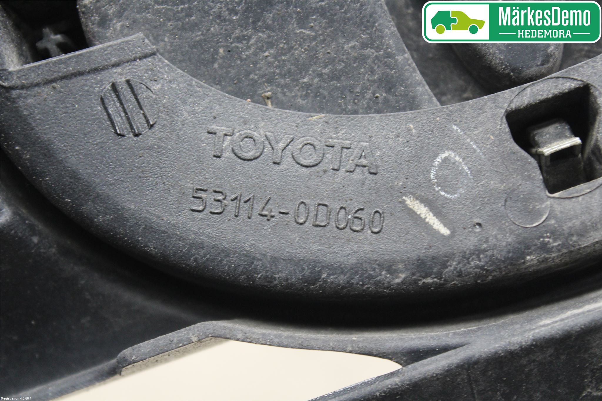 Toyota AVENSIS 03-06 Grill Komplett
