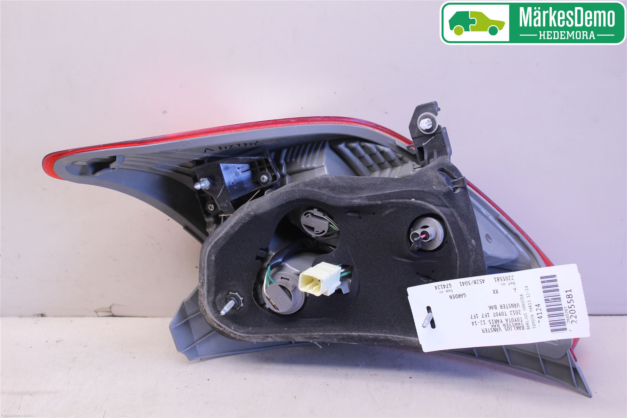 Toyota YARIS XP130 12-14 Baklykt Venstre