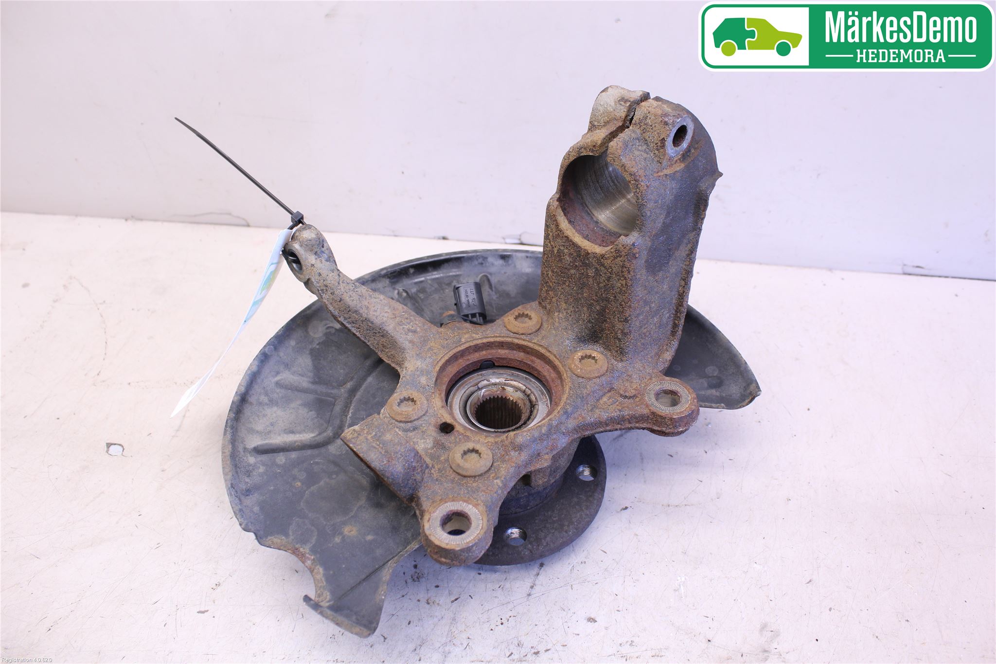 Volkswagen VW GOLF V 04-09 Spindel Vf