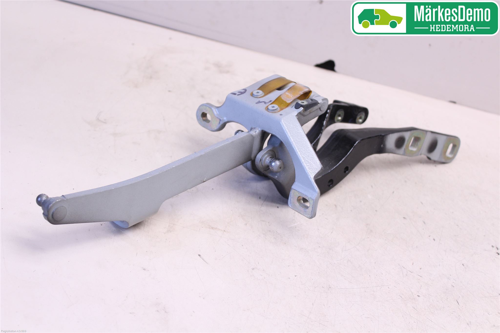 BMW 5 F10/F11/F18 09-17 Bakluke Hengsel Venstre