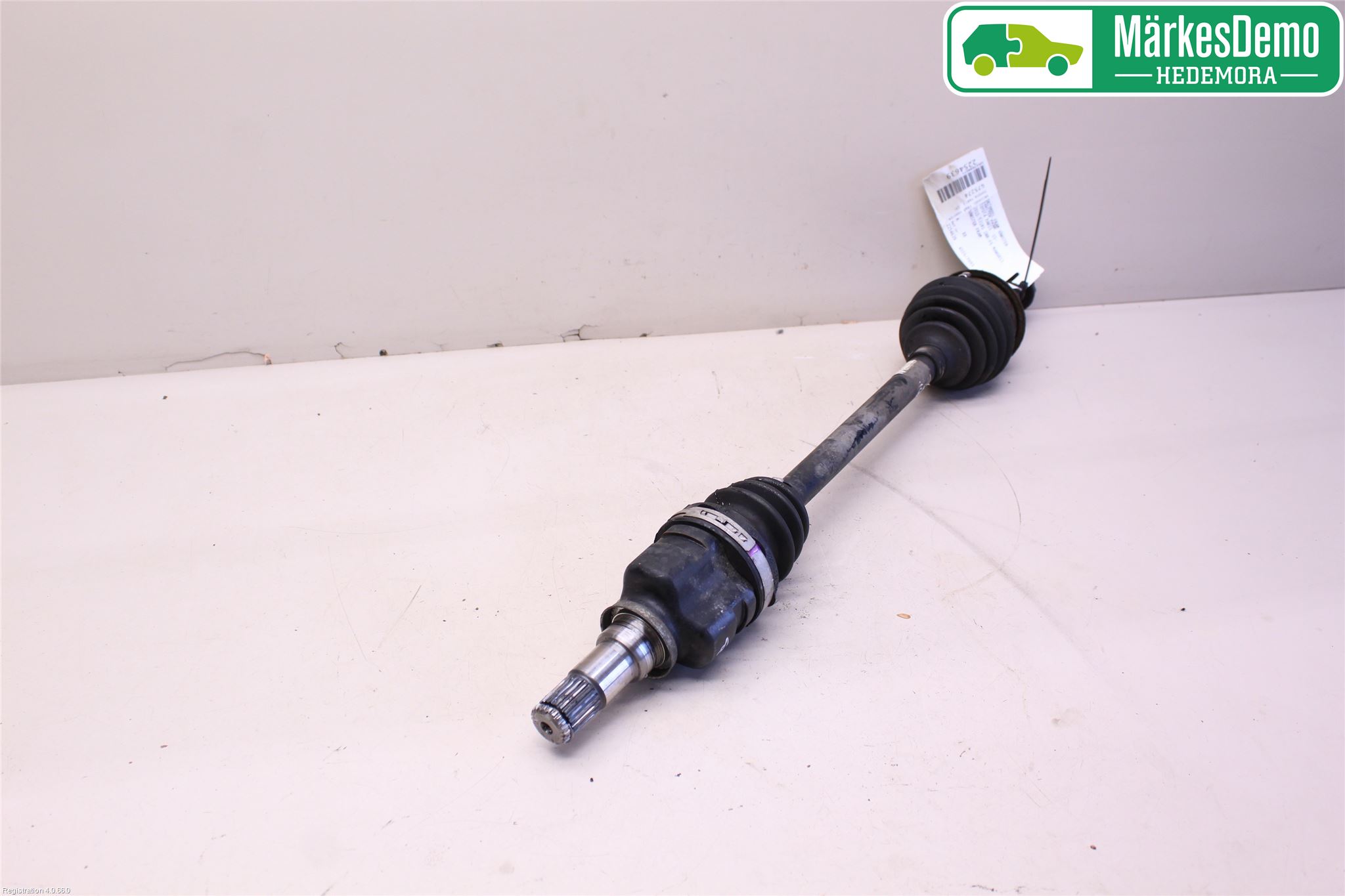 Toyota YARIS XP130 15-20 Drivaksel Foran Kompl Venstre