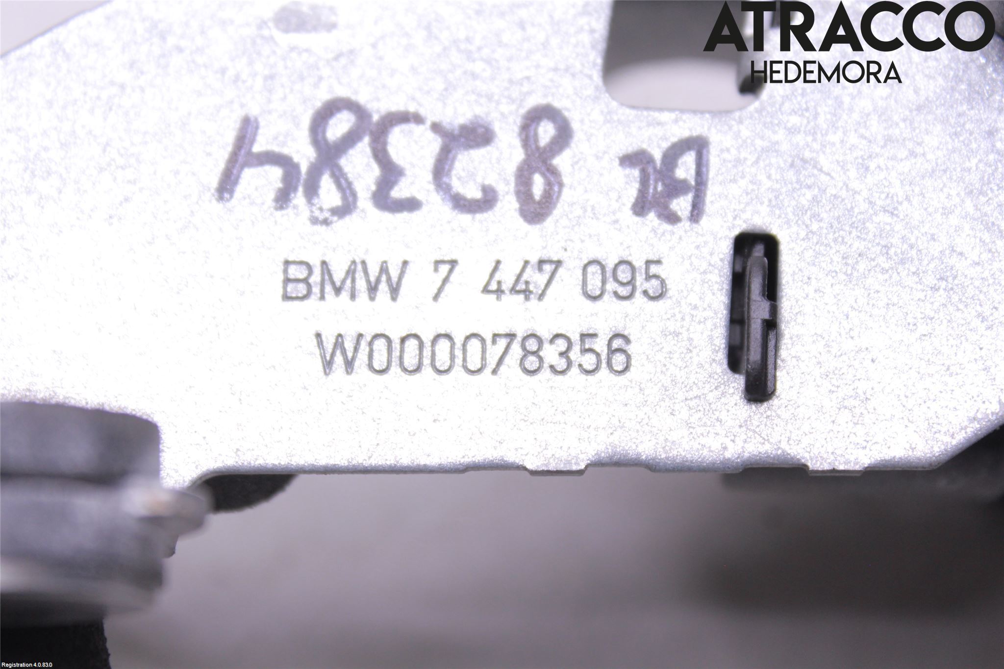 BMW 5 G30/G31/F90 17-23 Bakluke-Lokk Låsekasse