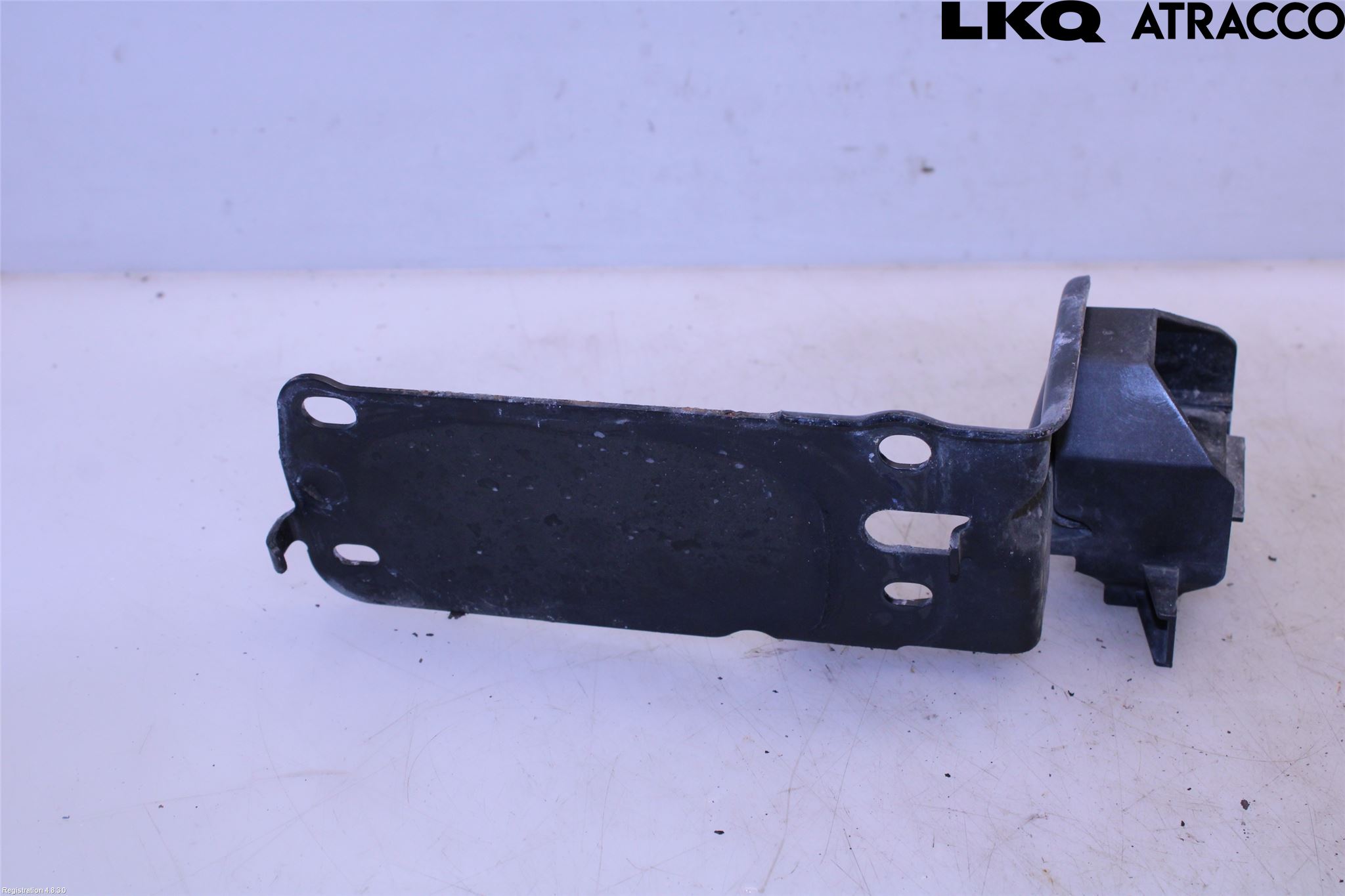 BMW 3 E90/91 SED/TOU 05-12 Radiator Feste - Ramme - Bjelk