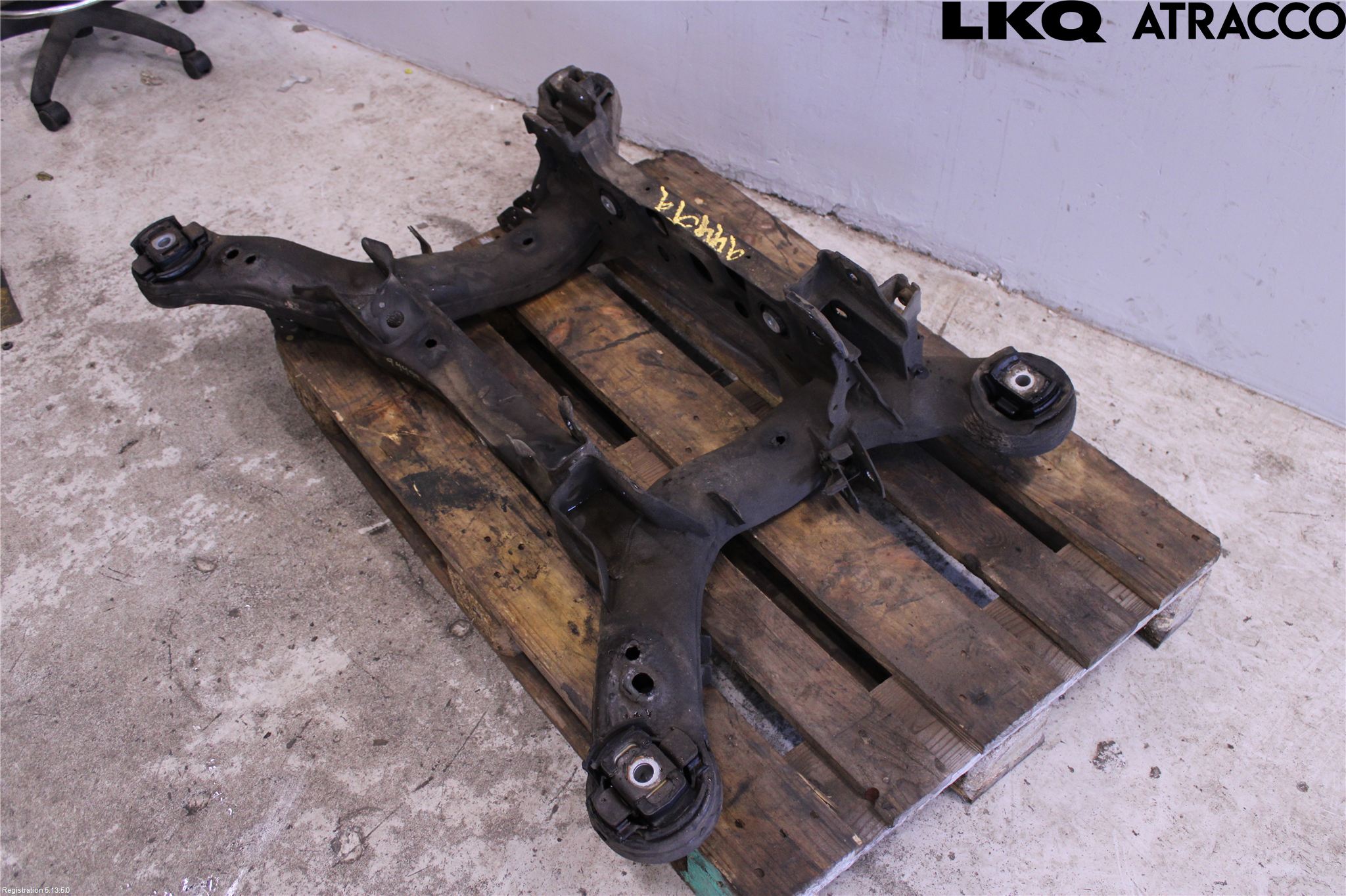 Mercedes-Benz MB ML/GLE-KLASS (W166) 12-18 Bakaksel Feste Travers-Ramme