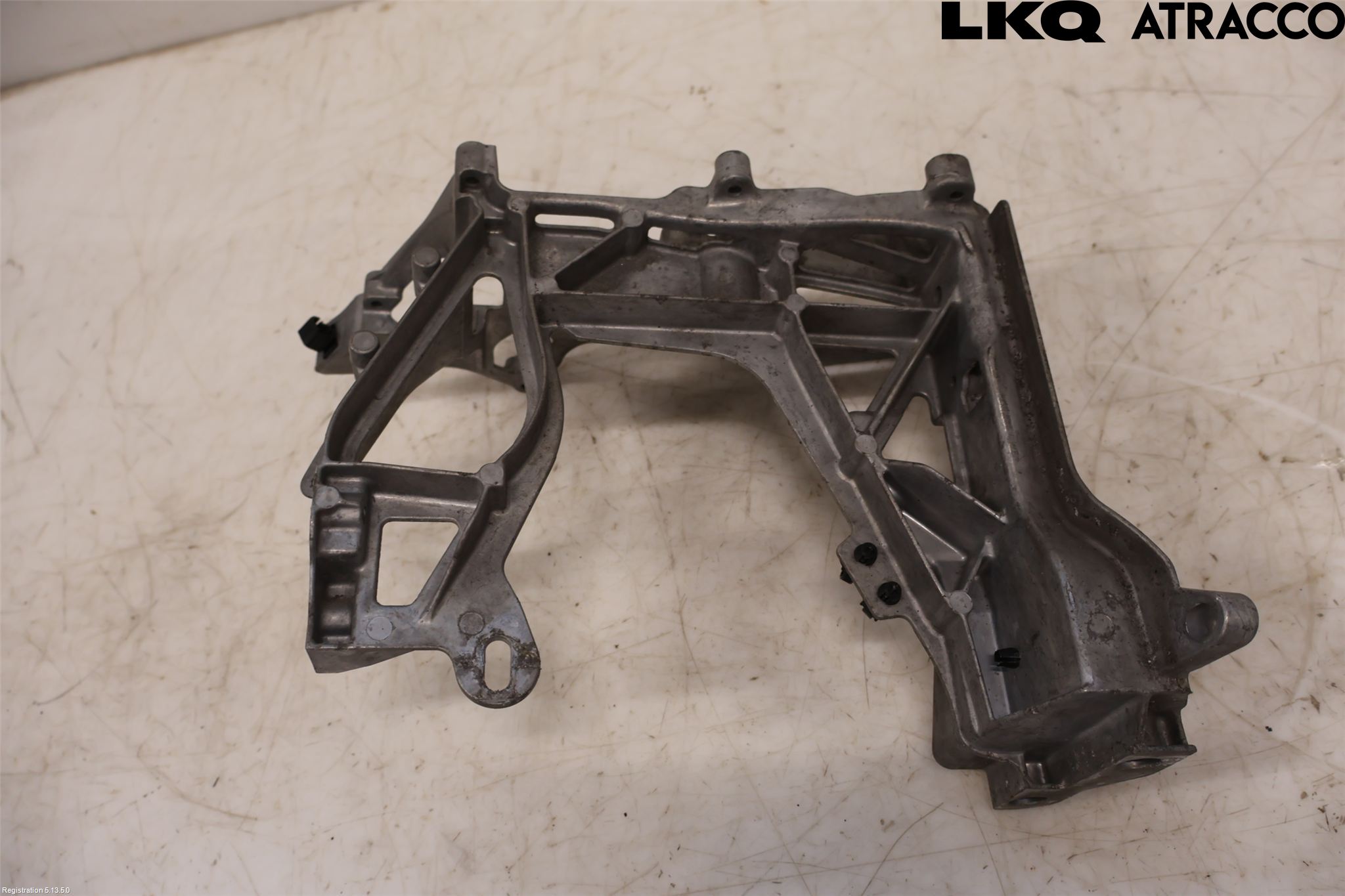 Mercedes-Benz MB C-KLASS (W205) 14-21 Frontlykt Holder-Feste