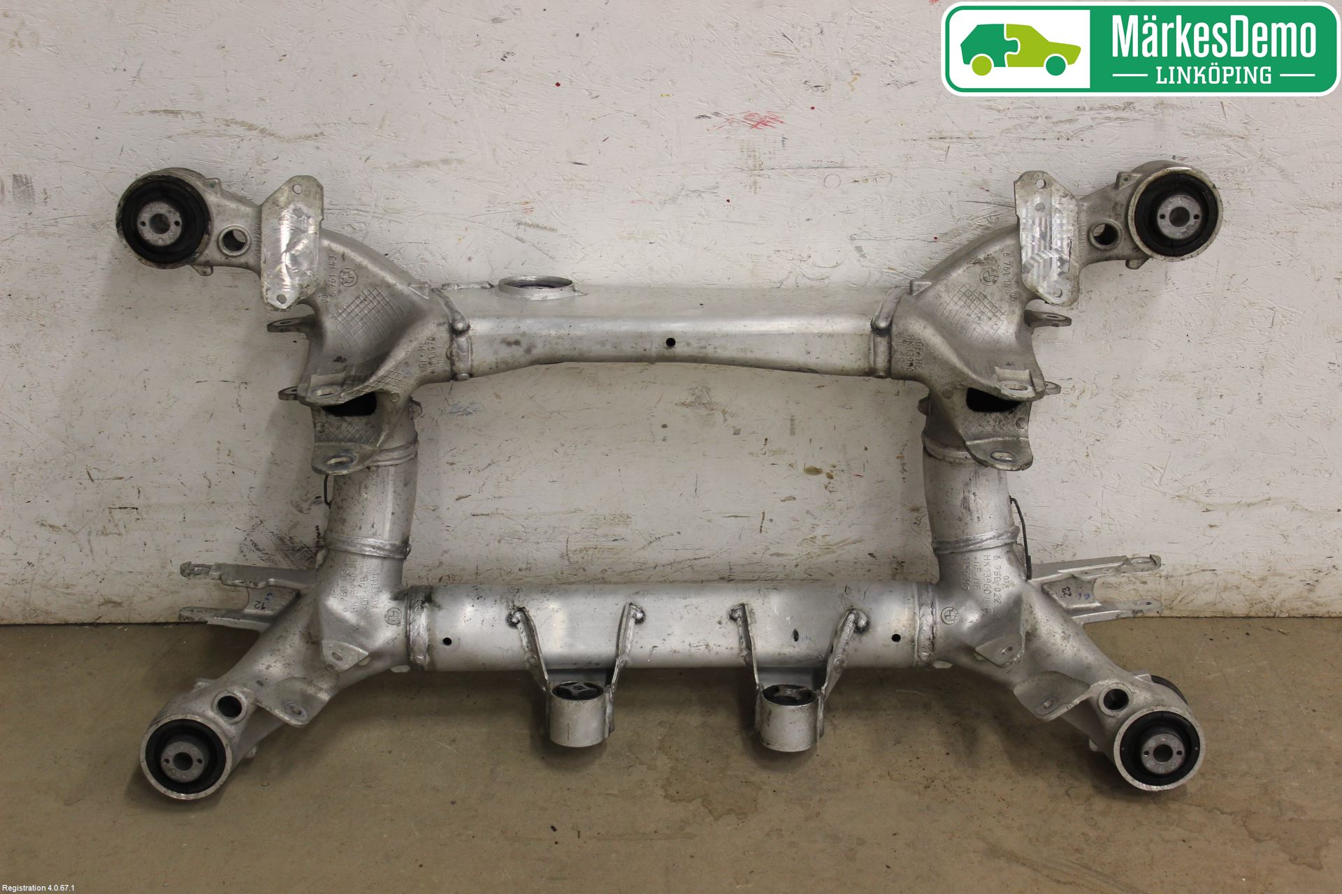 BMW 6 E63/64    02-10 Bakaksel Feste Travers-Ramme