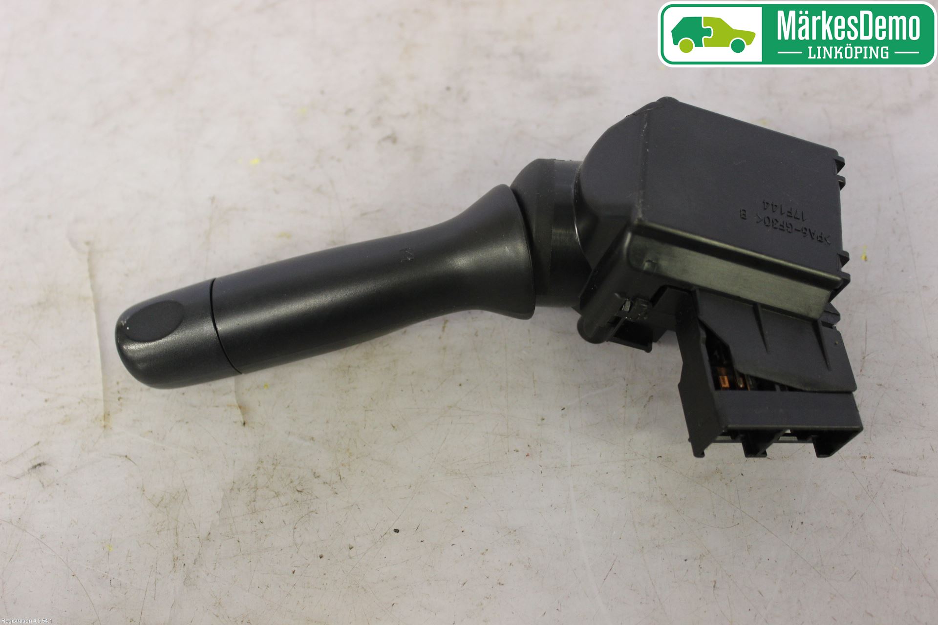 Toyota YARIS XP130 12-14 Bryter Ratt Visker - Spyler