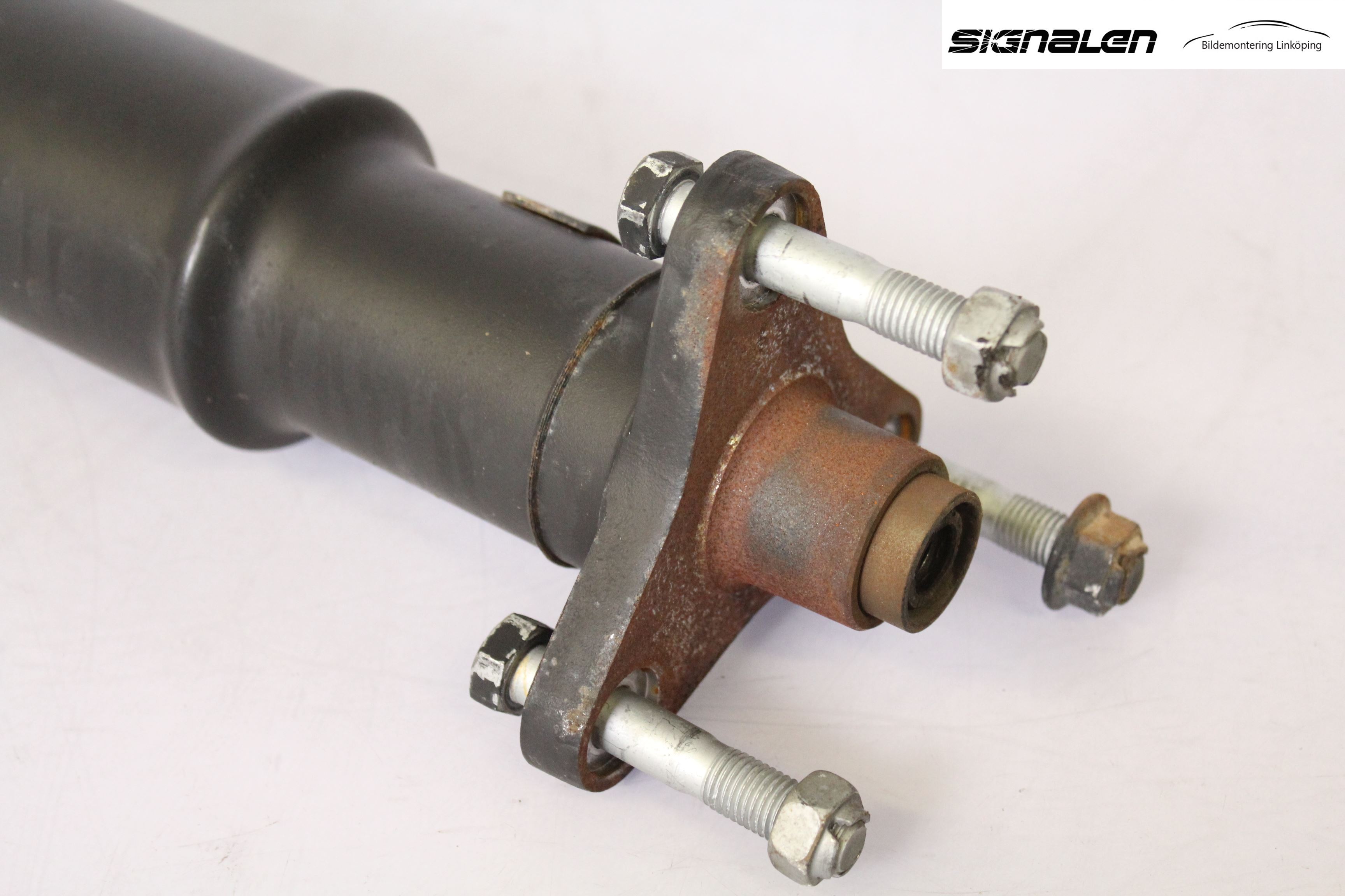 BMW 5 F10/F11/F18 09-17 Mellomaksel Kompl