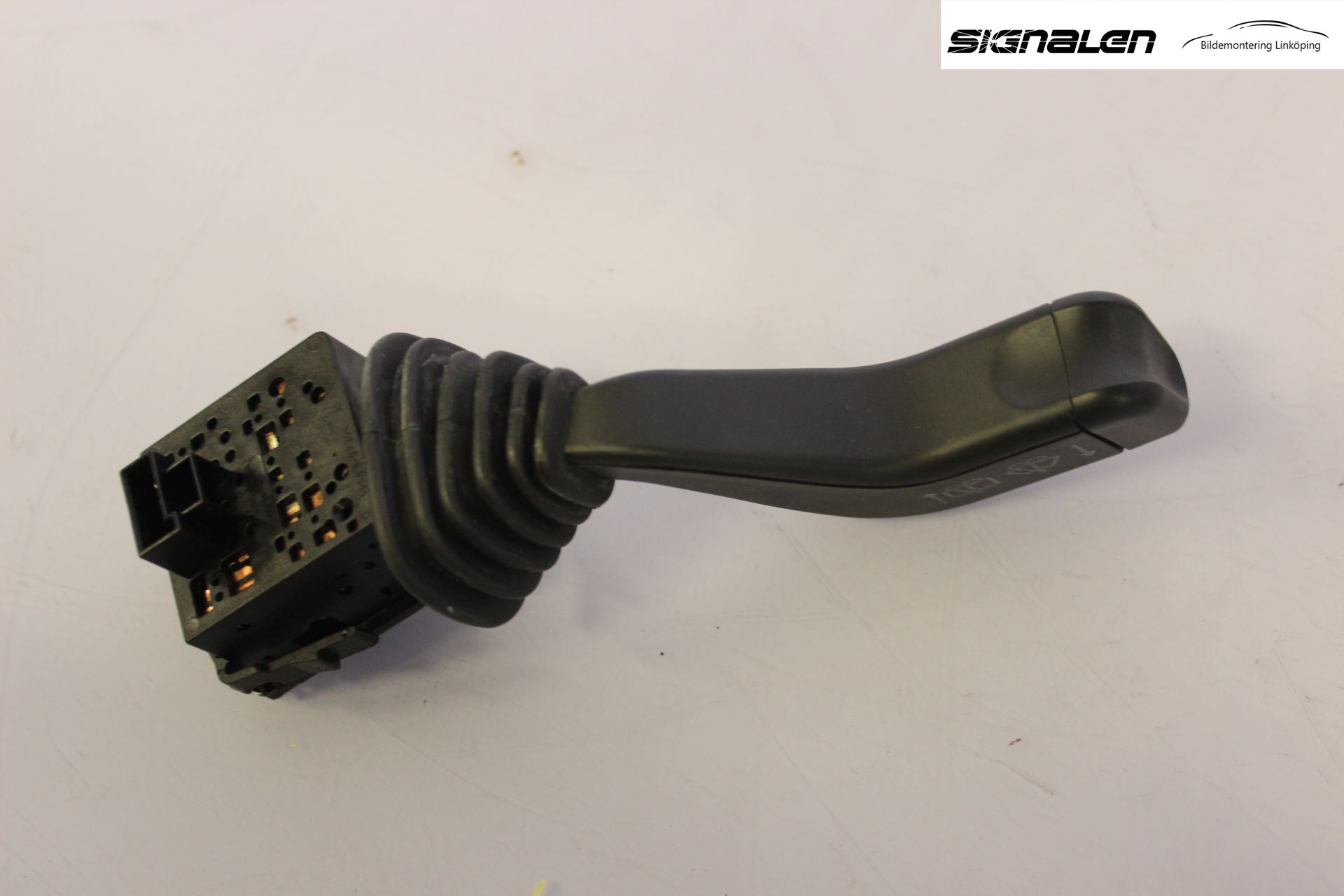 Opel CORSA C    00-06 Bryter Ratt Visker - Spyler
