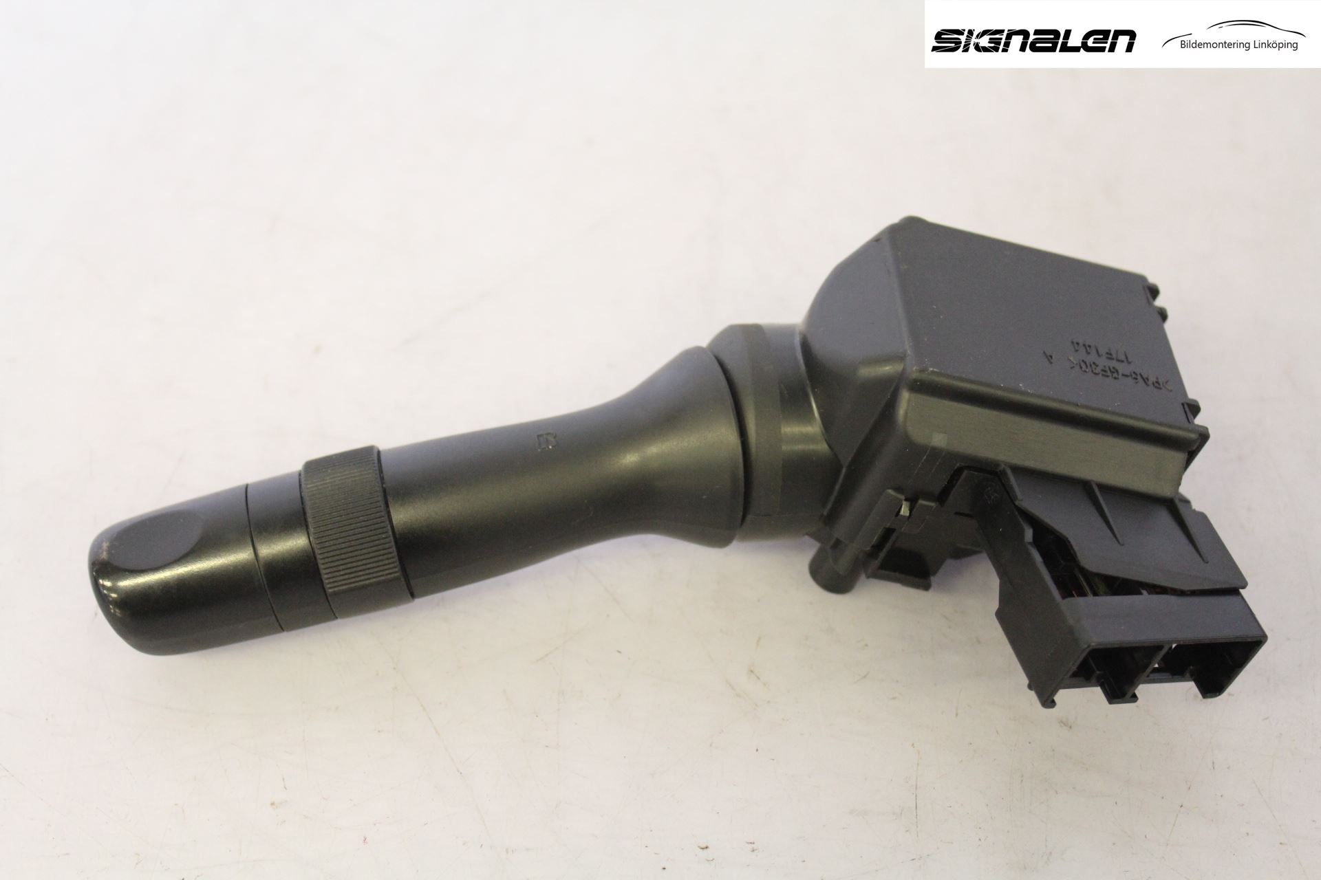 Toyota AURIS 07-09 Bryter Ratt Visker - Spyler