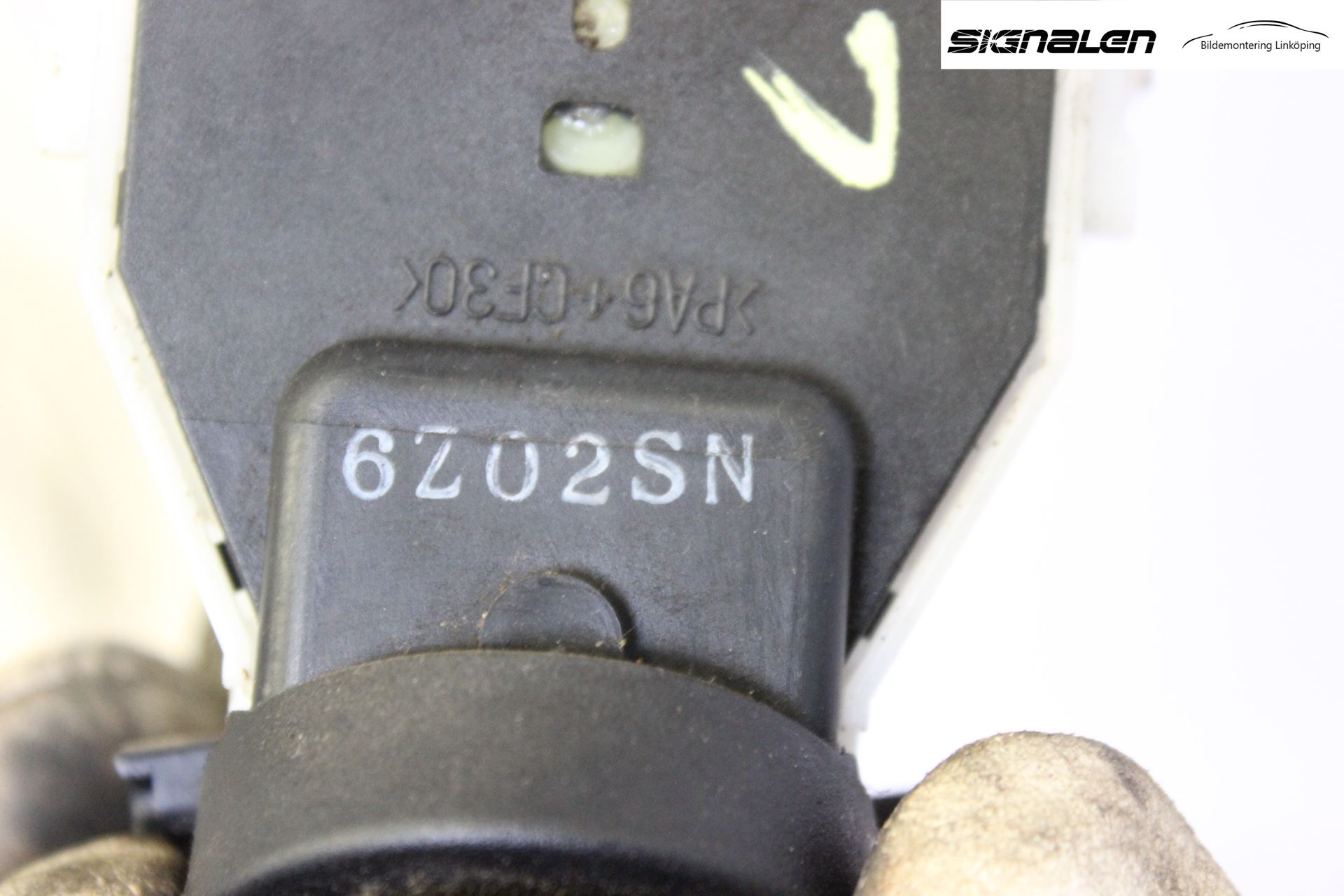 Nissan NAVARA 05-16 Bryter Ratt Blinklys - Lys