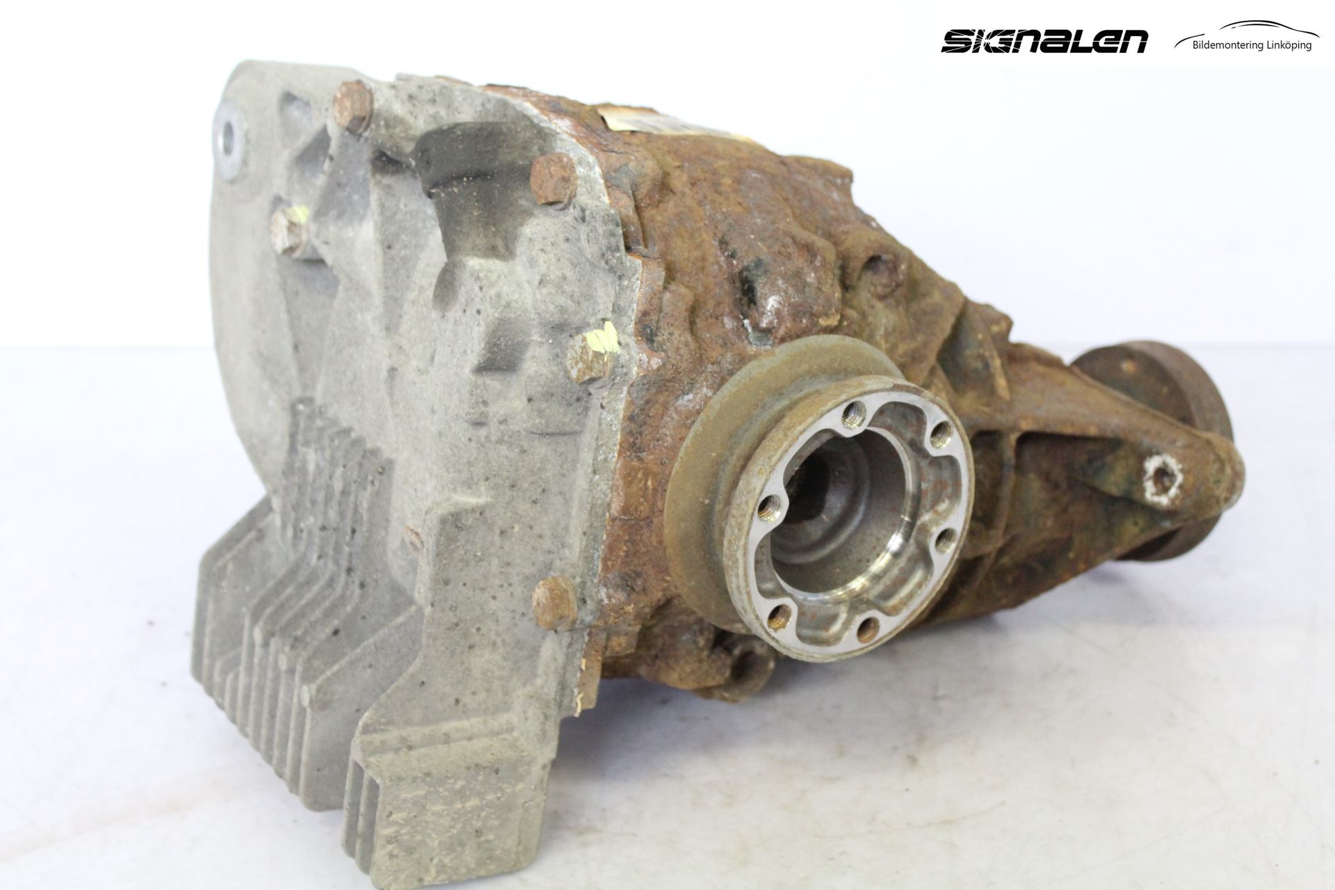 BMW 5 E60/61 Sed/Tou 02-10 Bakaksel Kardang Bak -Diff
