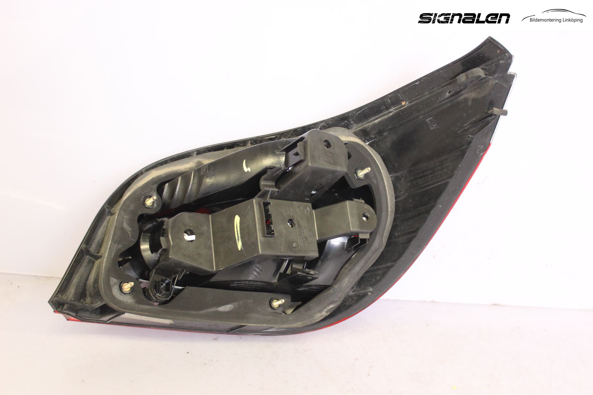 BMW 5 E60/61 Sed/Tou 02-10 Baklykt Venstre