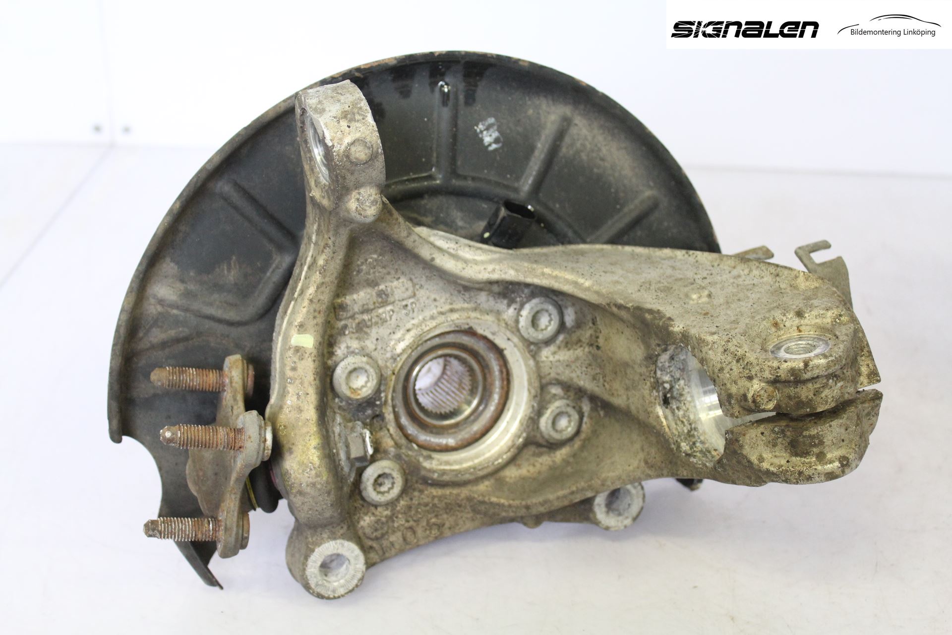 Volkswagen VW PASSAT 11-14 Spindel Vf