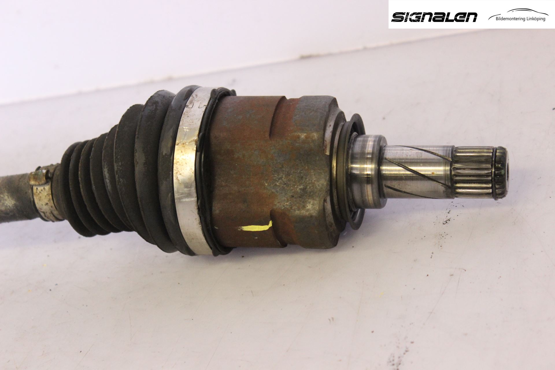 Opel CORSA D 07-14 Drivaksel Foran Kompl Venstre