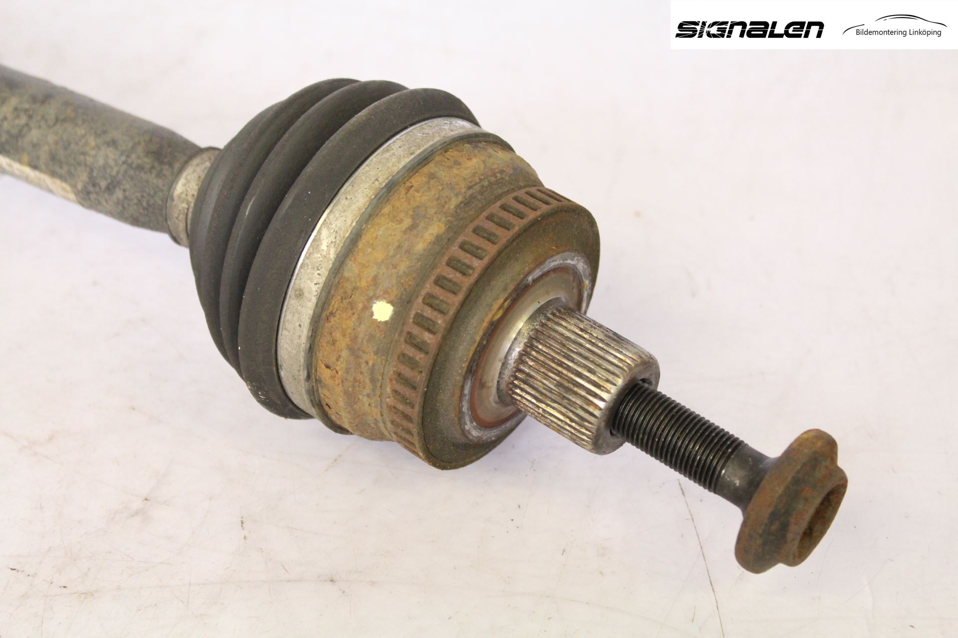 Audi A4/S4 05-07 Drivaksel Foran Kompl Høyre