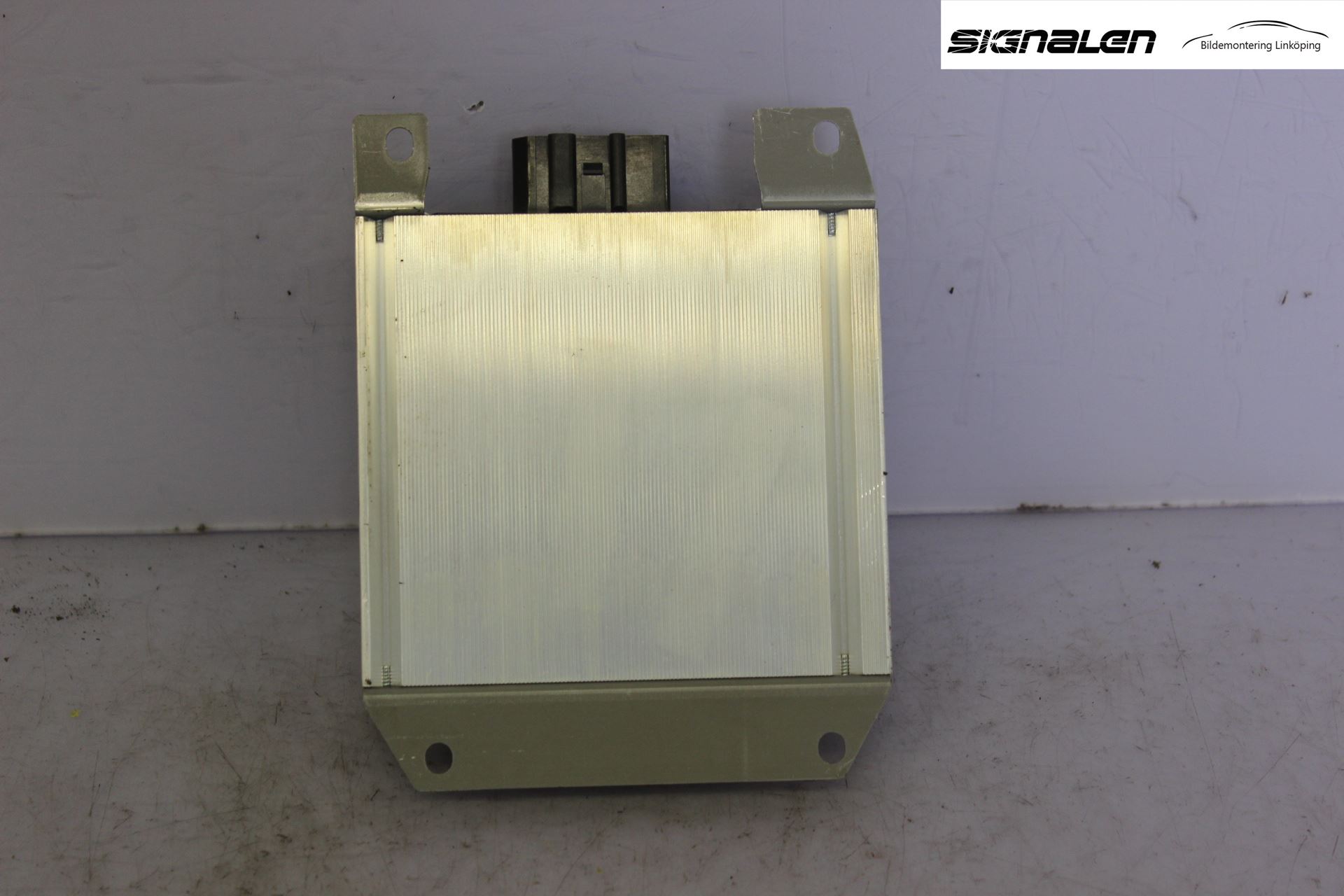 Audi A4/S4 05-07 Stereo Forsterker
