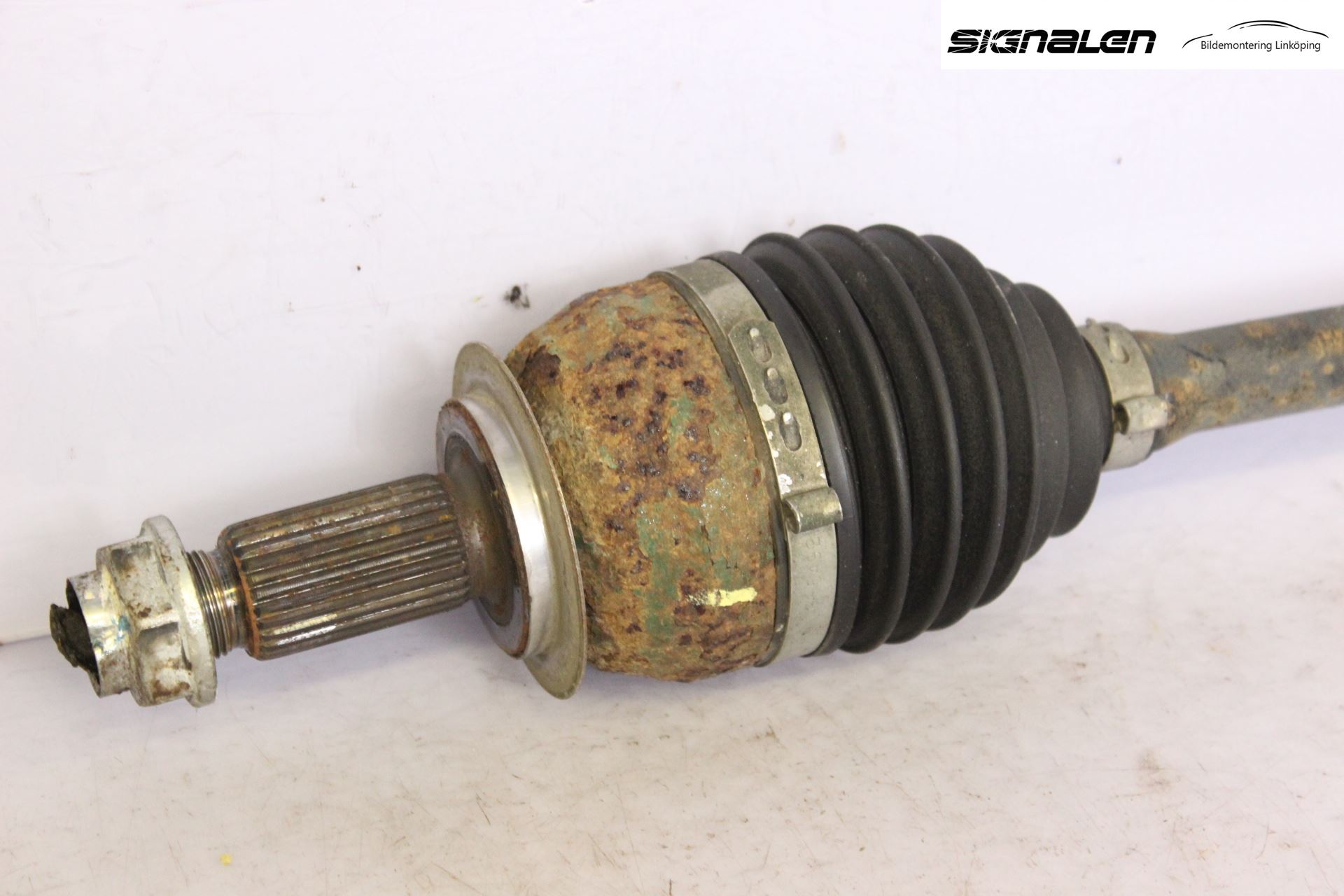 Subaru OUTBACK 10-15 Drivaksel Foran Kompl Venstre
