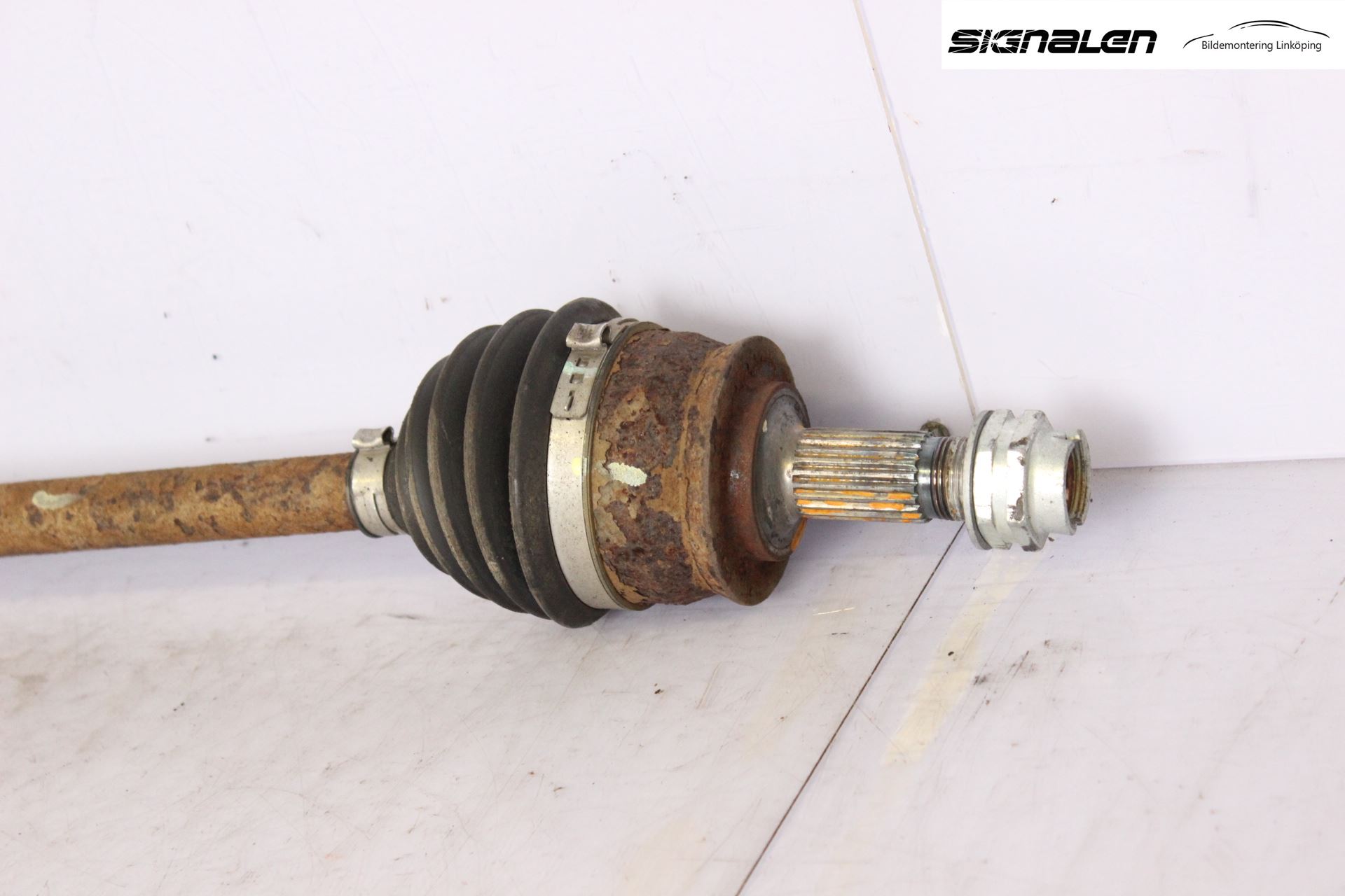 Ford KA 09-16 Drivaksel Foran Kompl Venstre