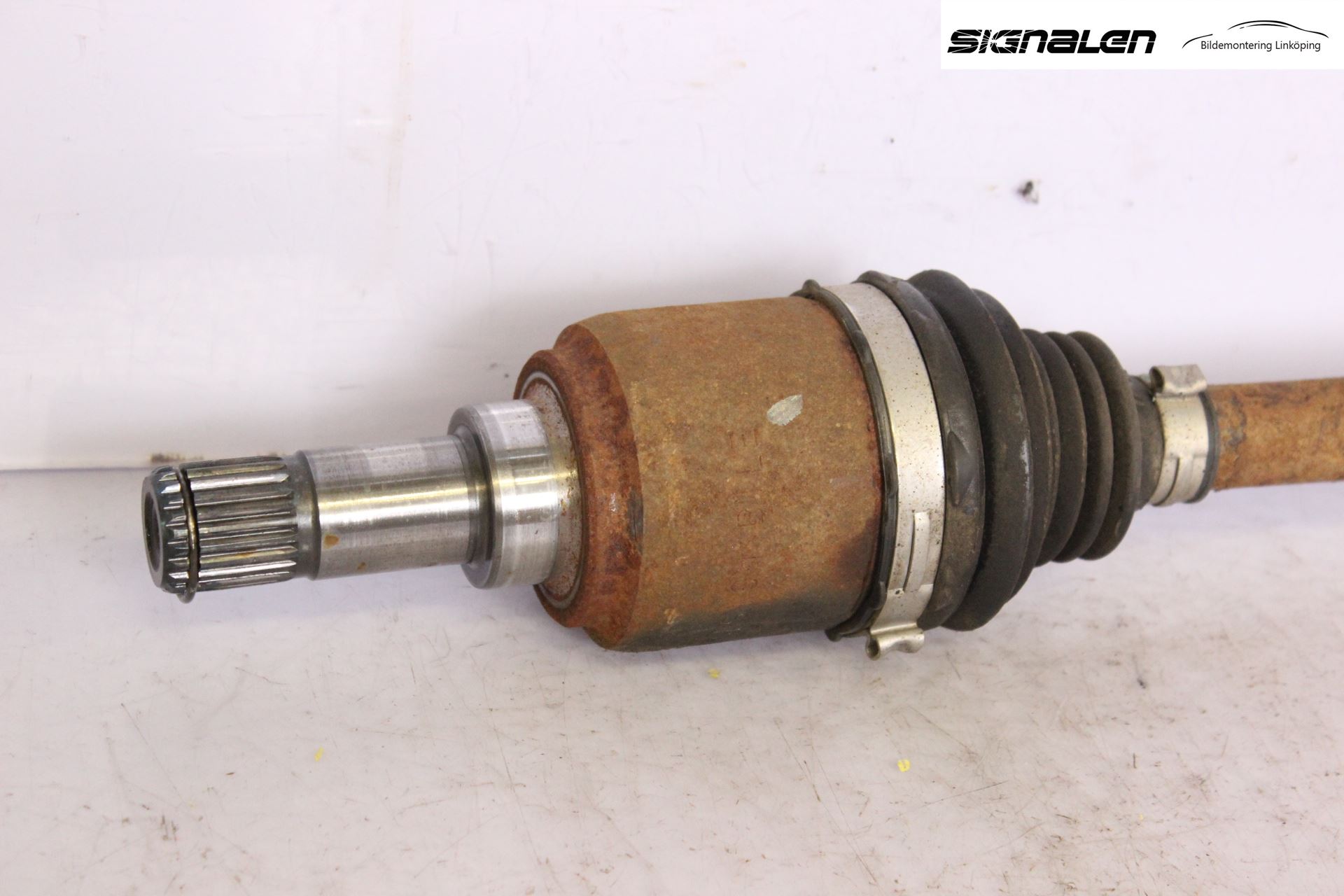Ford KA 09-16 Drivaksel Foran Kompl Venstre
