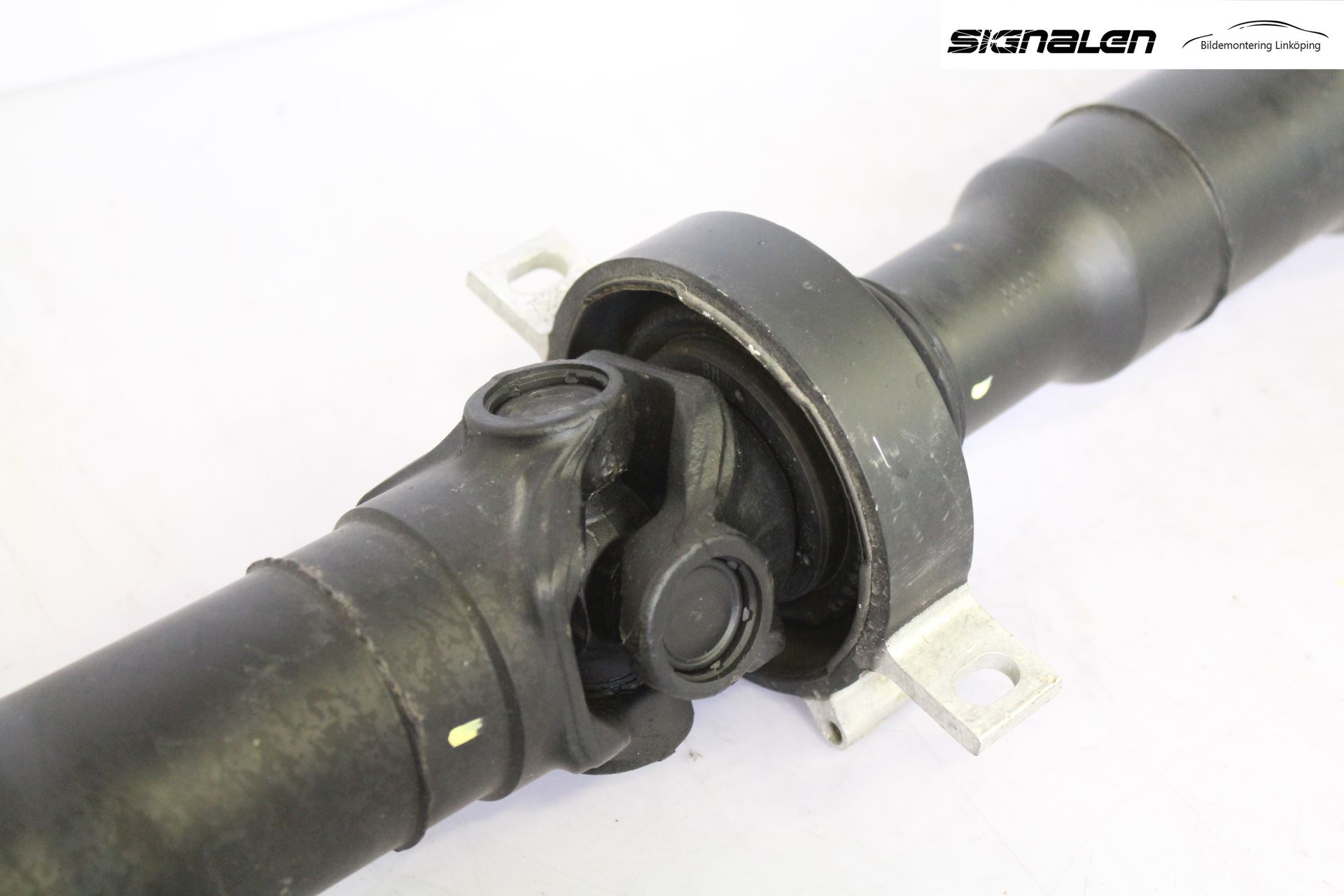 BMW 5 F10/F11/F18 09-17 Mellomaksel Kompl