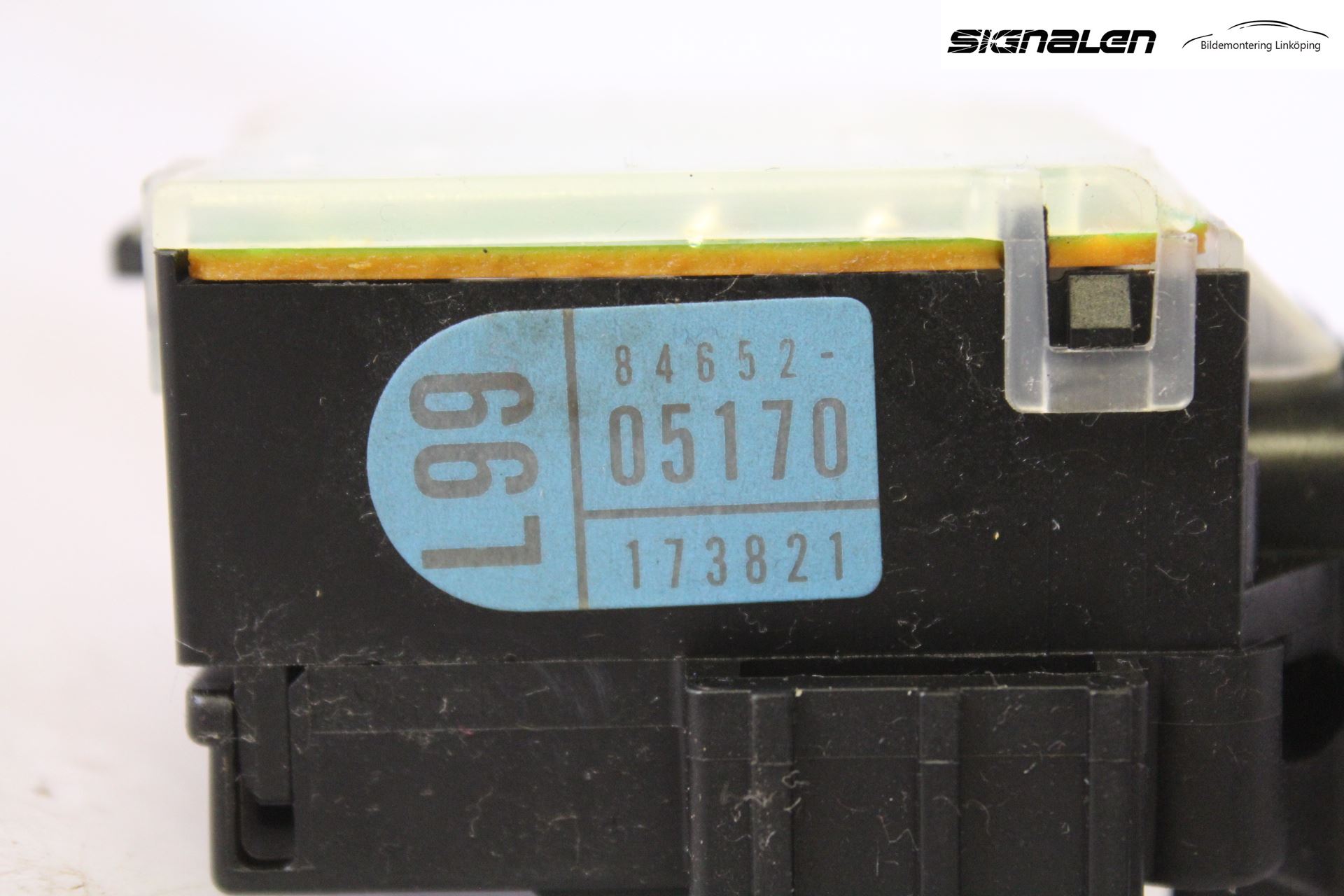 Toyota COROLLA VERSO 04-07 Bryter Ratt Visker - Spyler