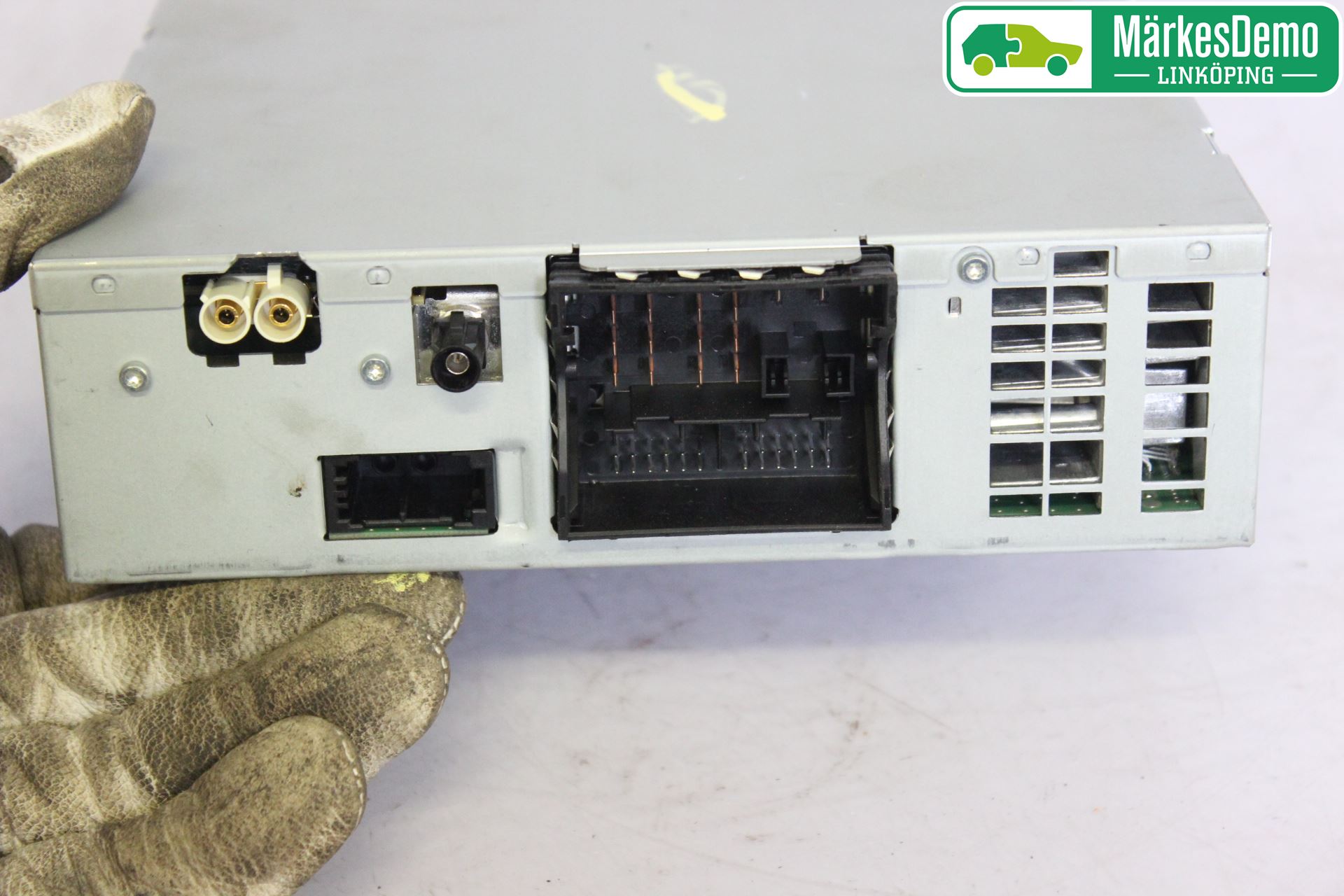 Volkswagen VW TOUAREG 7P 11-18 Stereo Radio Med Cd