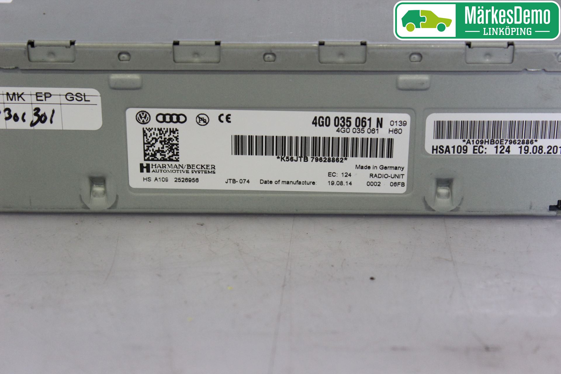 Volkswagen VW TOUAREG 7P 11-18 Stereo Radio Med Cd