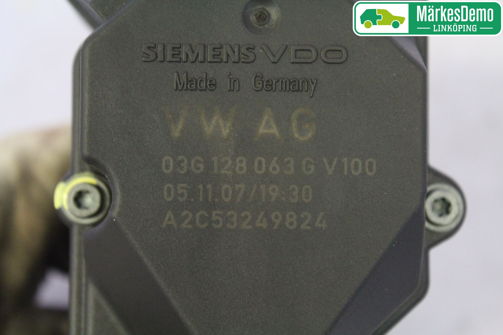Volkswagen VW CADDY      04-10 Inns Spjeldhus