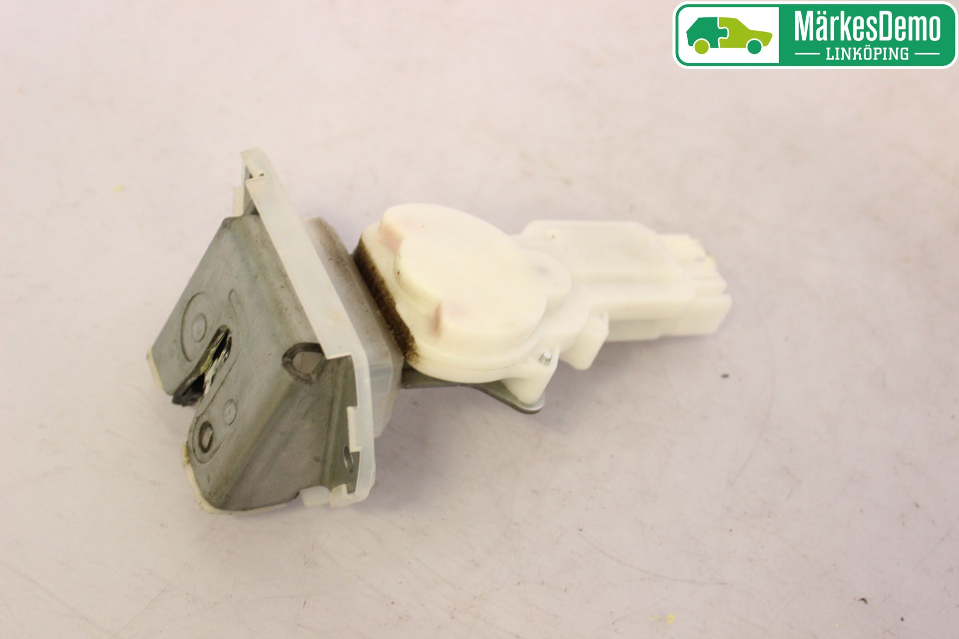 Suzuki SWIFT 05-10 Bakluke-Lokk Låsekasse