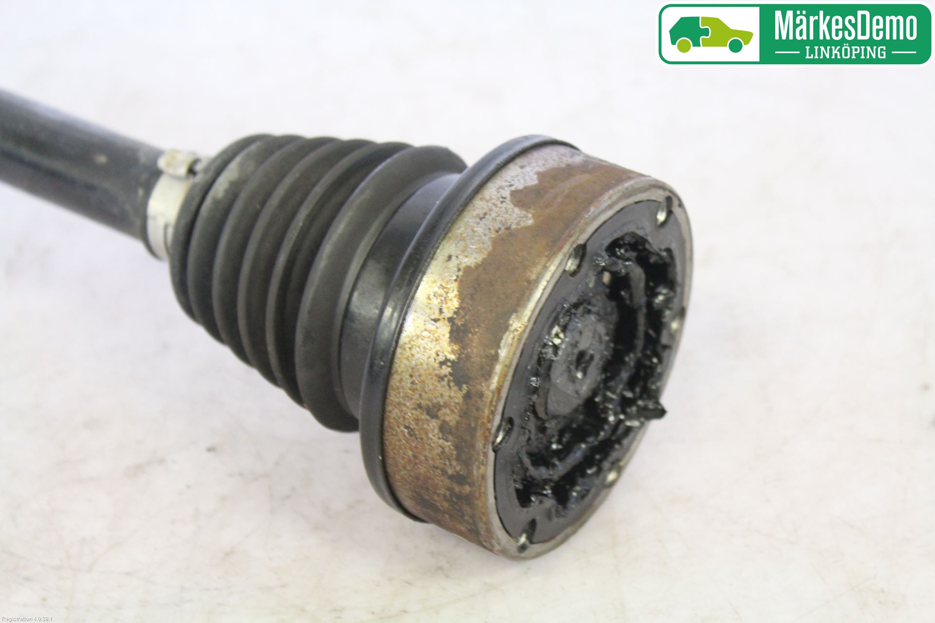 Volkswagen VW GOLF V 04-09 Drivaksel Foran Kompl Venstre