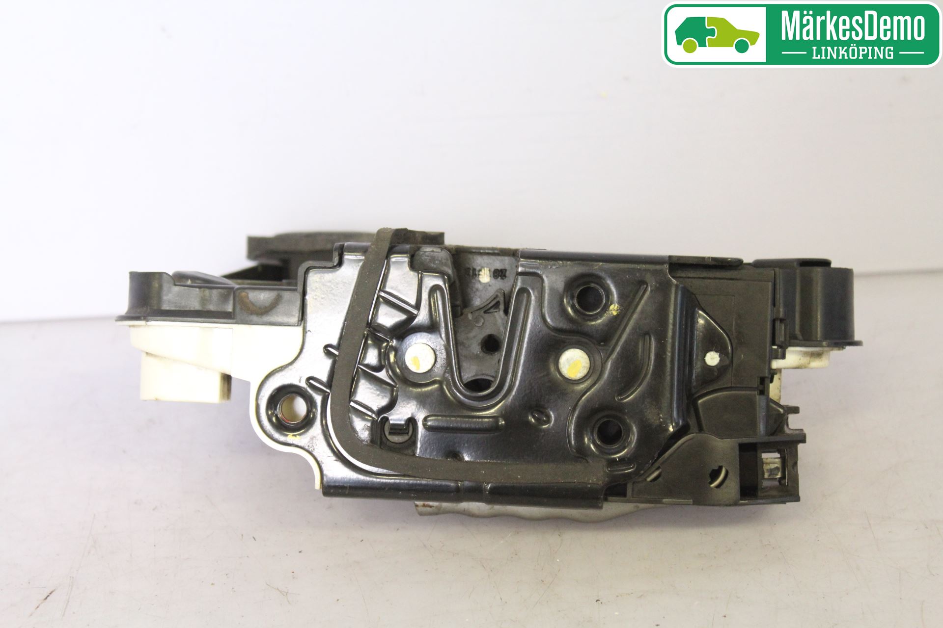 Volkswagen VW POLO 10-17 Dørlås - Låsekasse