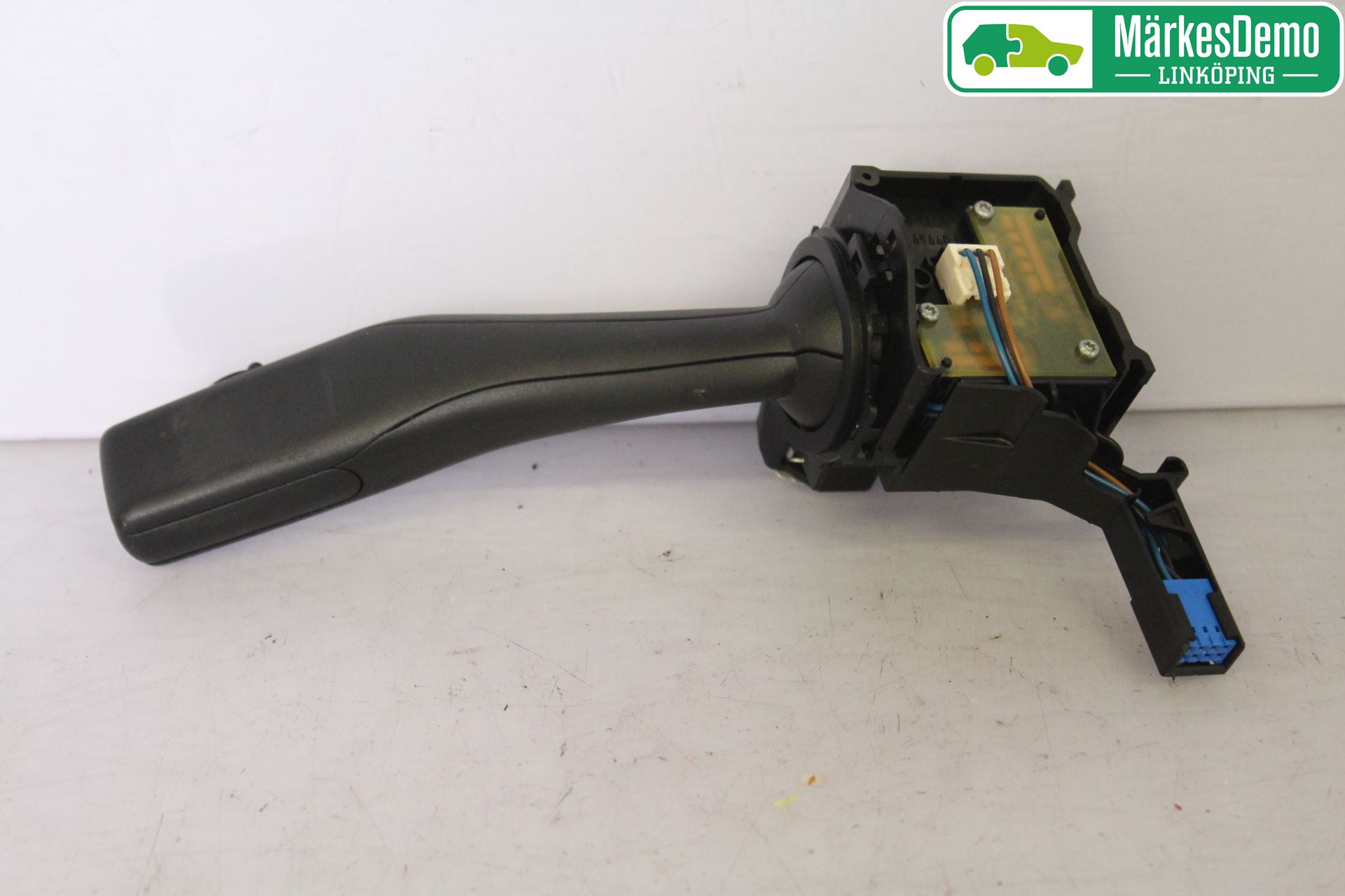 Volkswagen VW GOLF V 04-09 Bryter Ratt Visker - Spyler