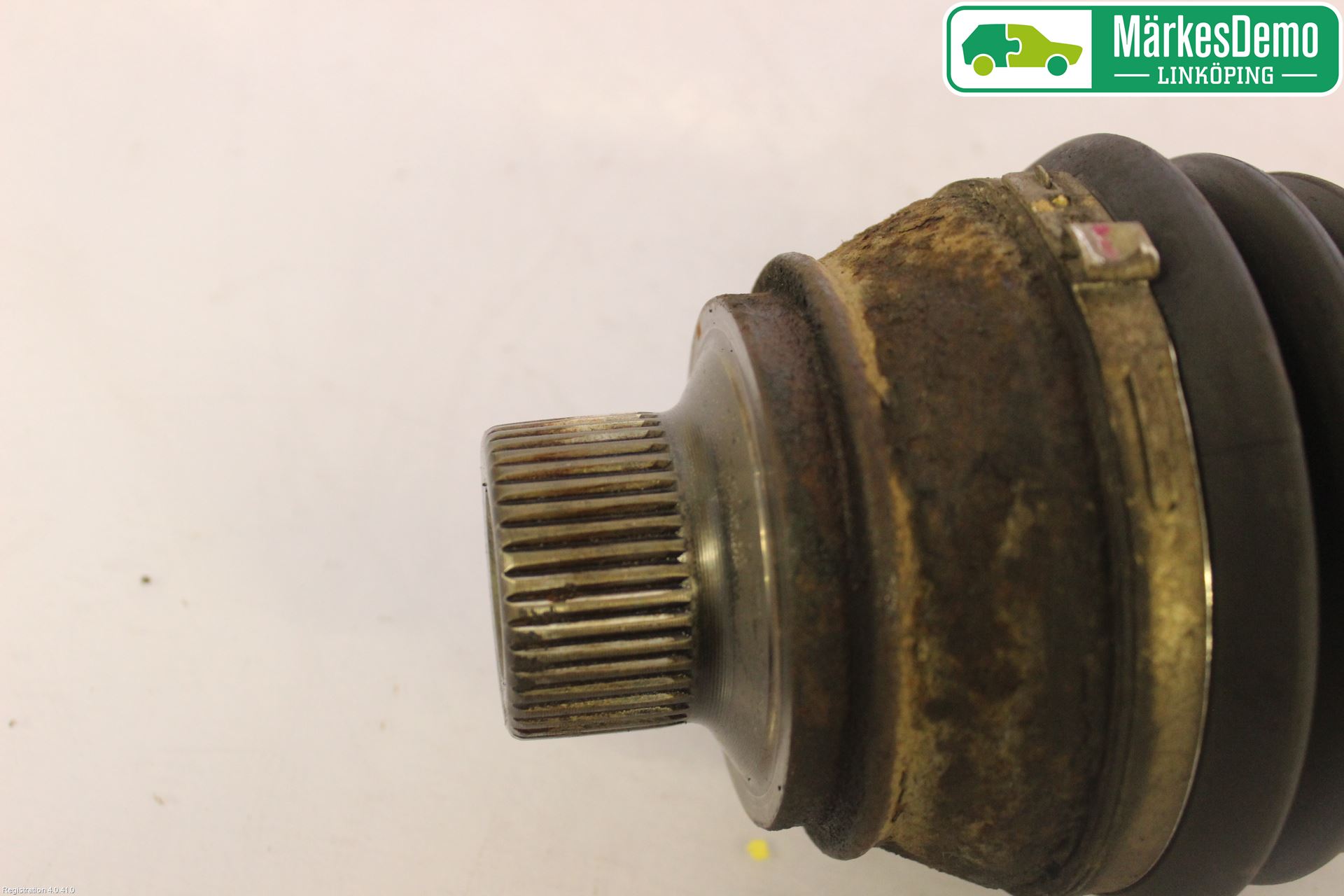 Audi A4/S4 08-11 Drivaksel Foran Kompl Venstre